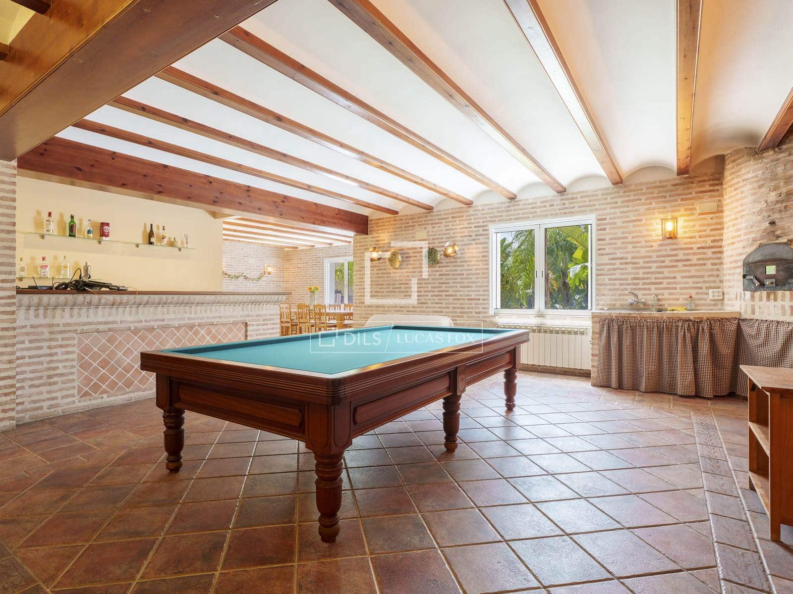 6 bedroom Villa for sale in Godella with pool garage - € 2,950,000 (Ref: 9968476)