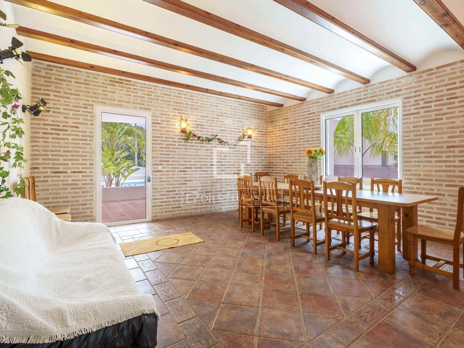 6 bedroom Villa for sale in Godella with pool garage - € 2,950,000 (Ref: 9968476)