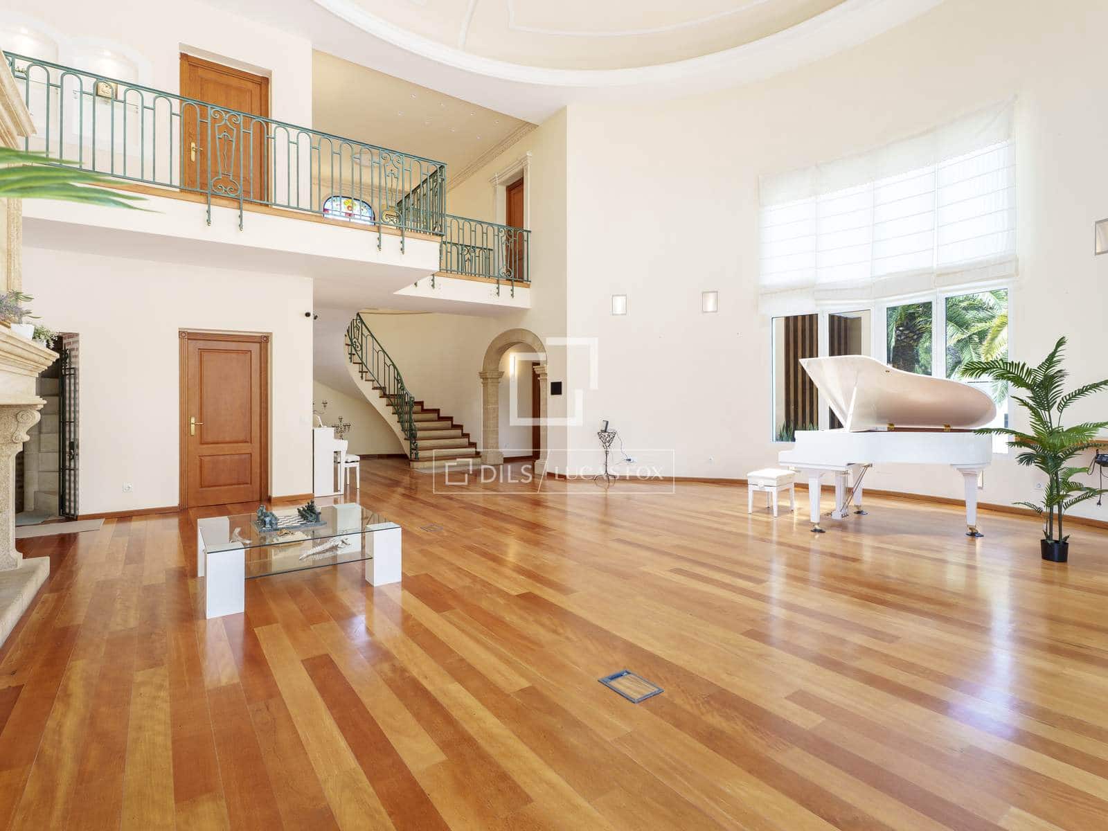 6 bedroom Villa for sale in Godella with pool garage - € 2,950,000 (Ref: 9968476)