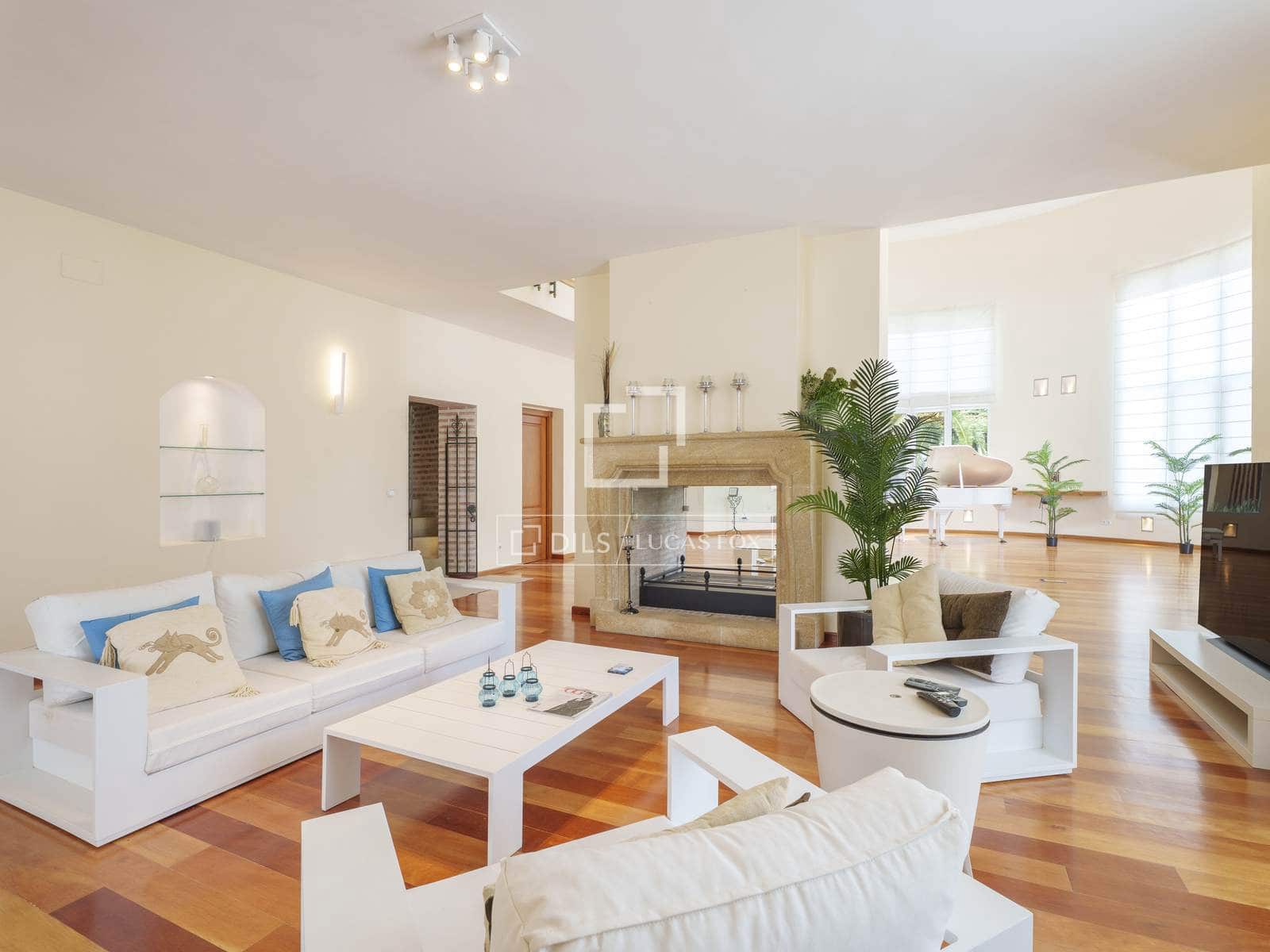 6 bedroom Villa for sale in Godella with pool garage - € 2,950,000 (Ref: 9968476)