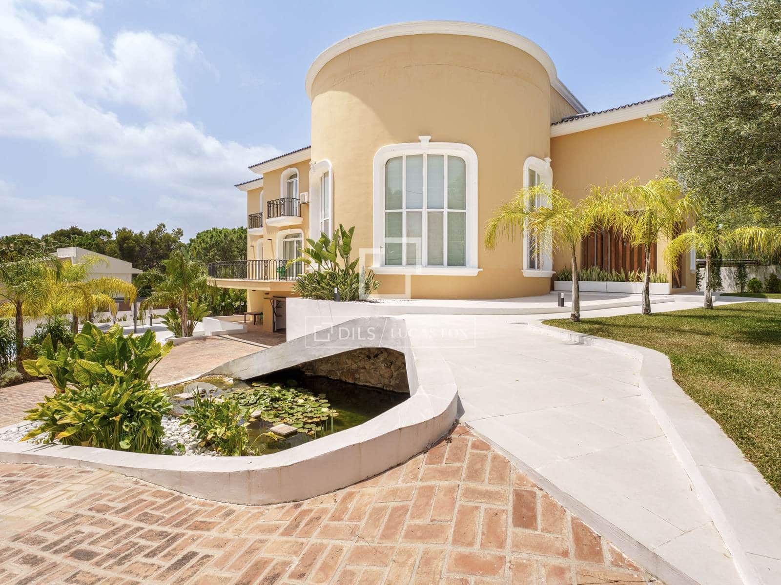 6 bedroom Villa for sale in Godella with pool garage - € 2,950,000 (Ref: 9968476)