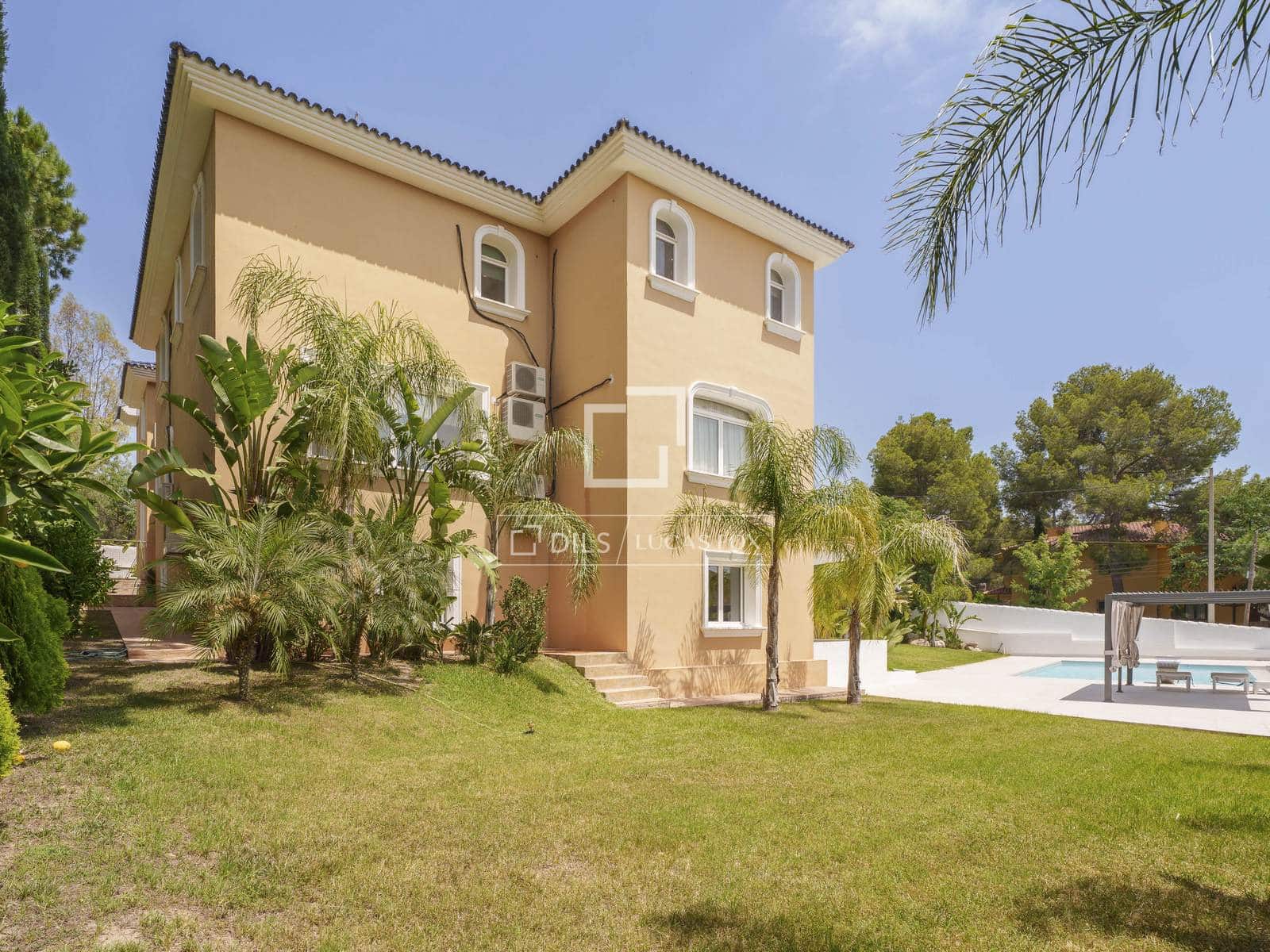 6 bedroom Villa for sale in Godella with pool garage - € 2,950,000 (Ref: 9968476)