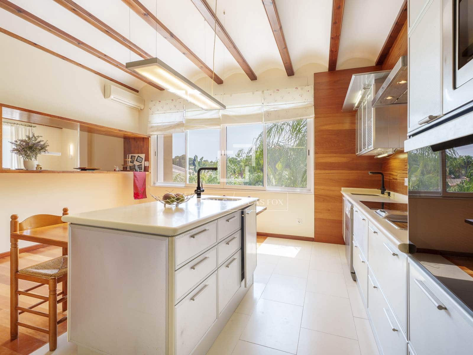 6 bedroom Villa for sale in Godella with pool garage - € 2,950,000 (Ref: 9968476)