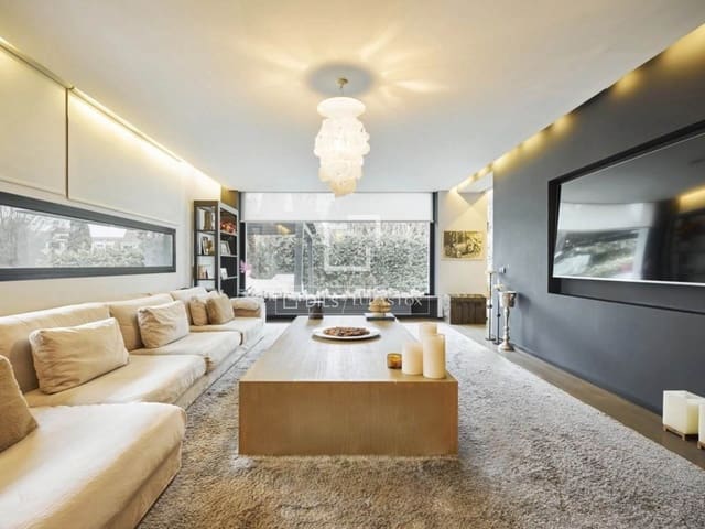 5 slaapkamer Villa te koop in Alcobendas met zwembad garage - € 4.250.000 (Ref: 9968657)