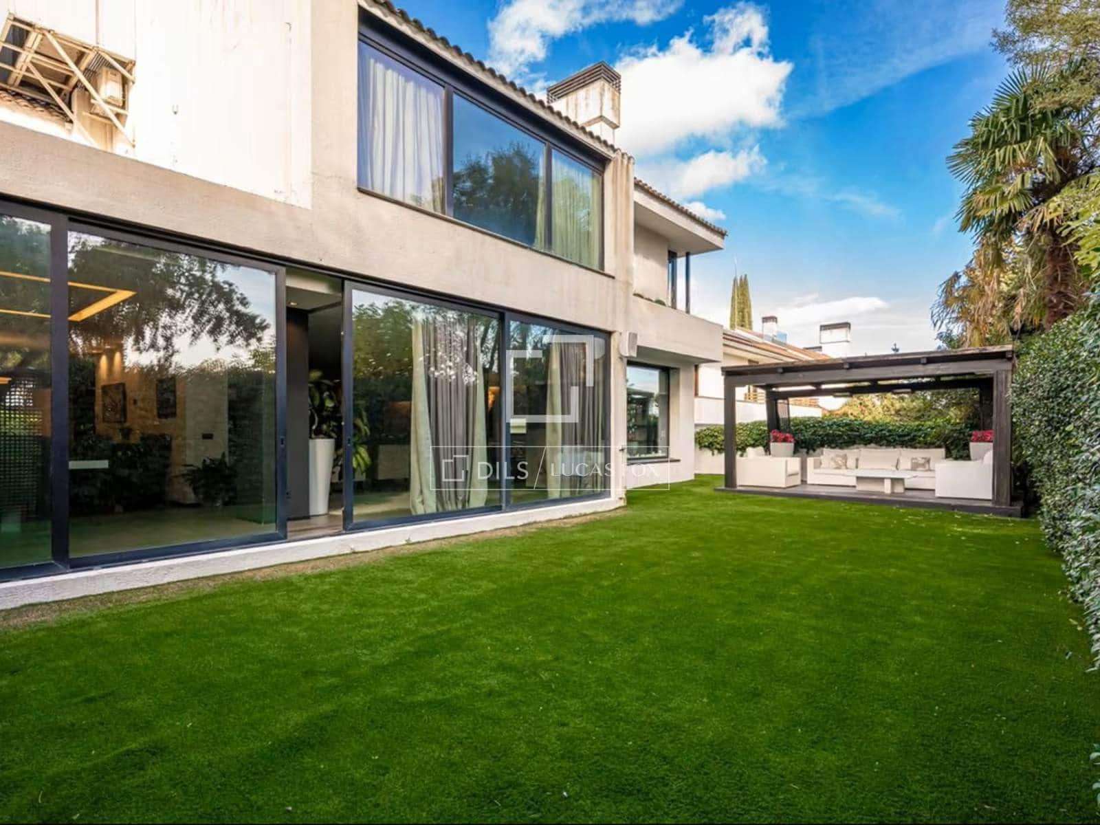 5 slaapkamer Villa te koop in Alcobendas met zwembad garage - € 4.250.000 (Ref: 9968657)