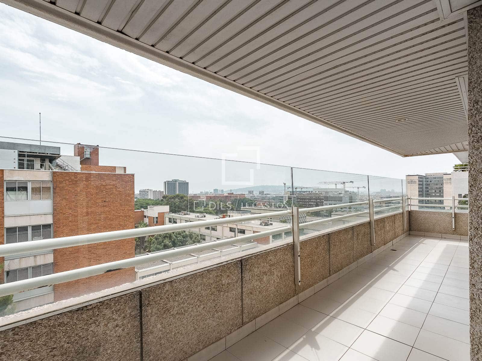 Apartamento de 4 habitaciones en Barcelona ciudad en venta con piscina garaje - 1.495.000 € (Ref: 9969007)