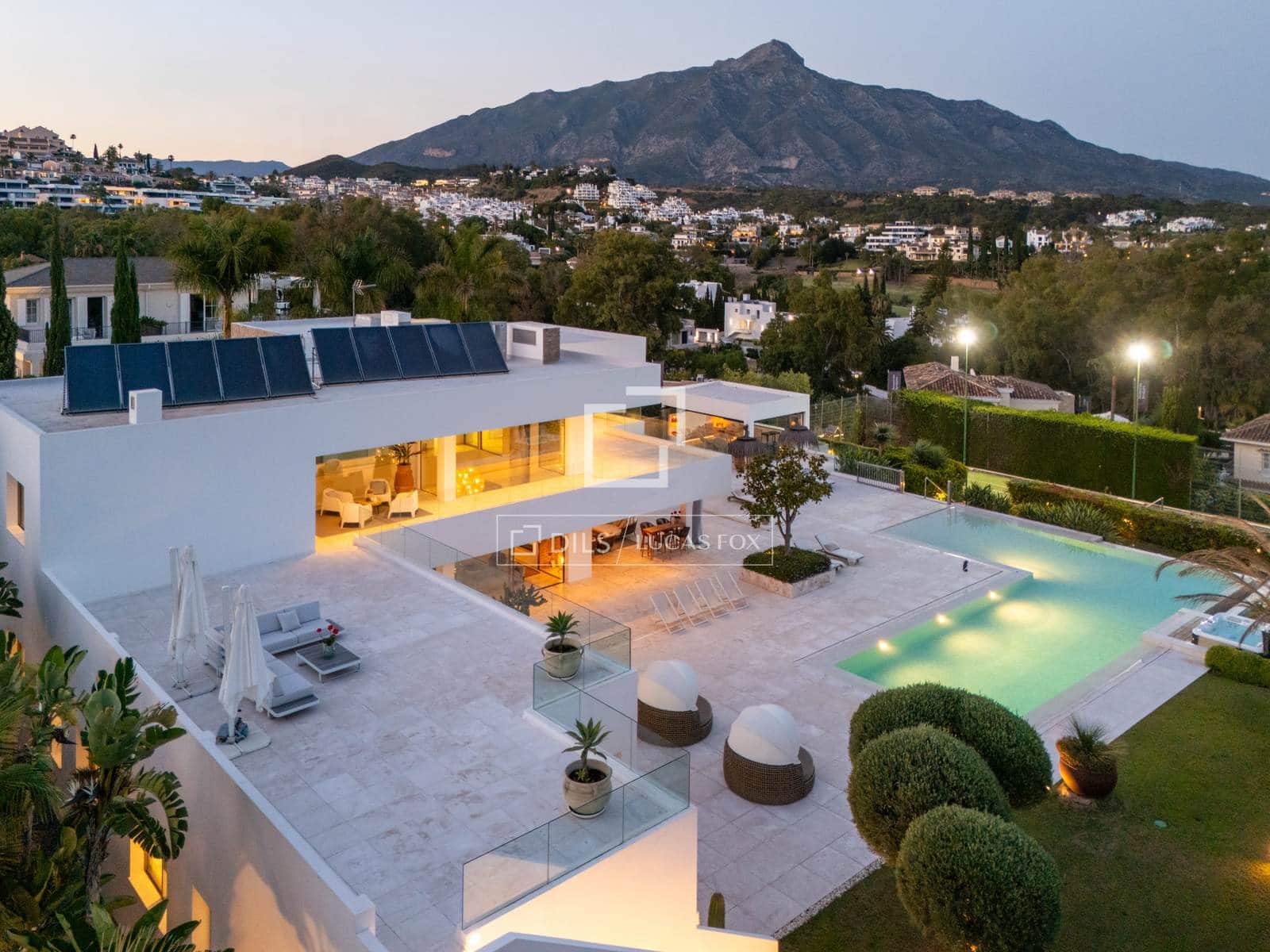 7 chambre Villa/Maison à vendre à Marbella avec piscine garage - 7 950 000 € (Ref: 9969008)