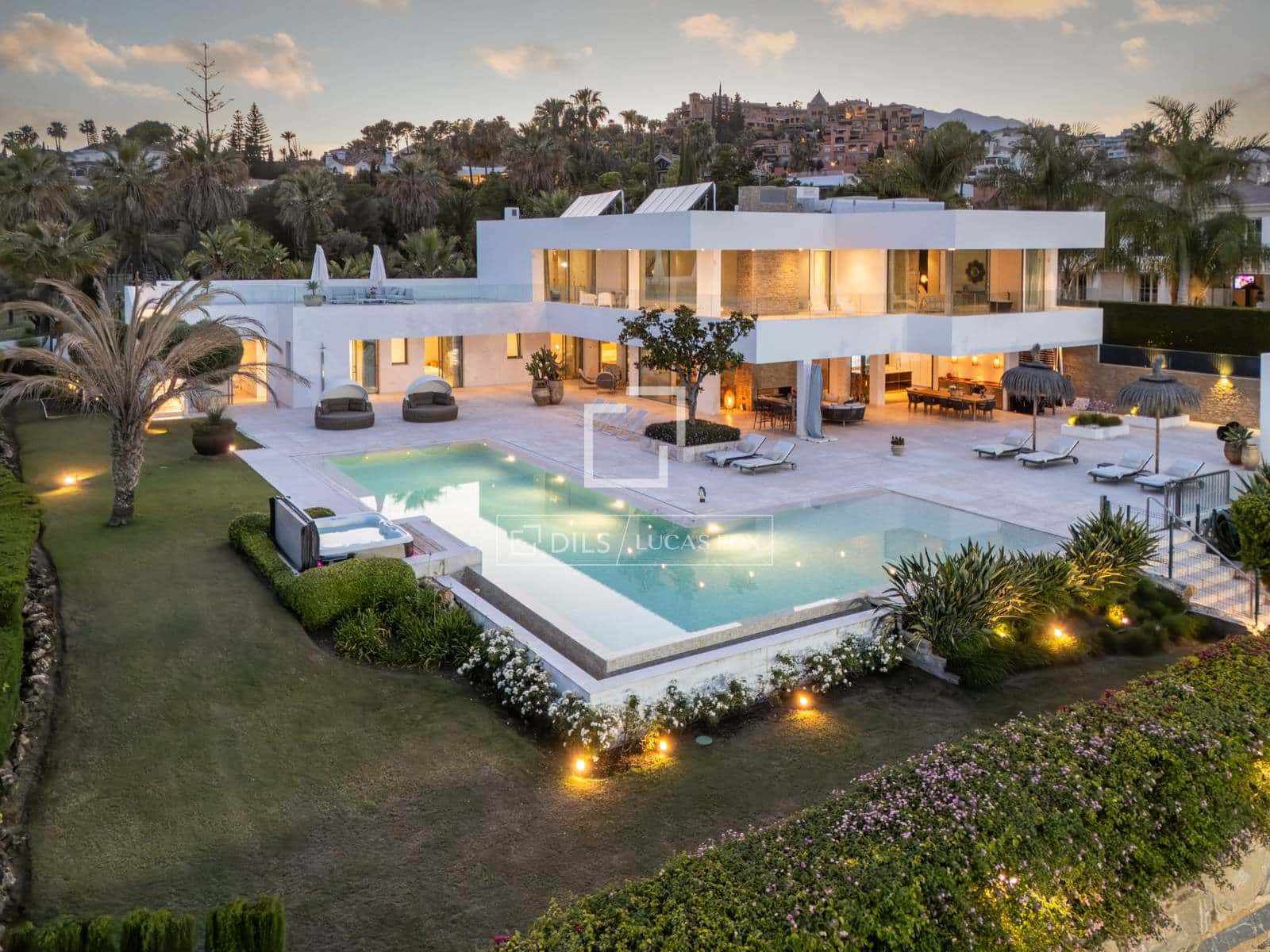 7 chambre Villa/Maison à vendre à Marbella avec piscine garage - 7 950 000 € (Ref: 9969008)