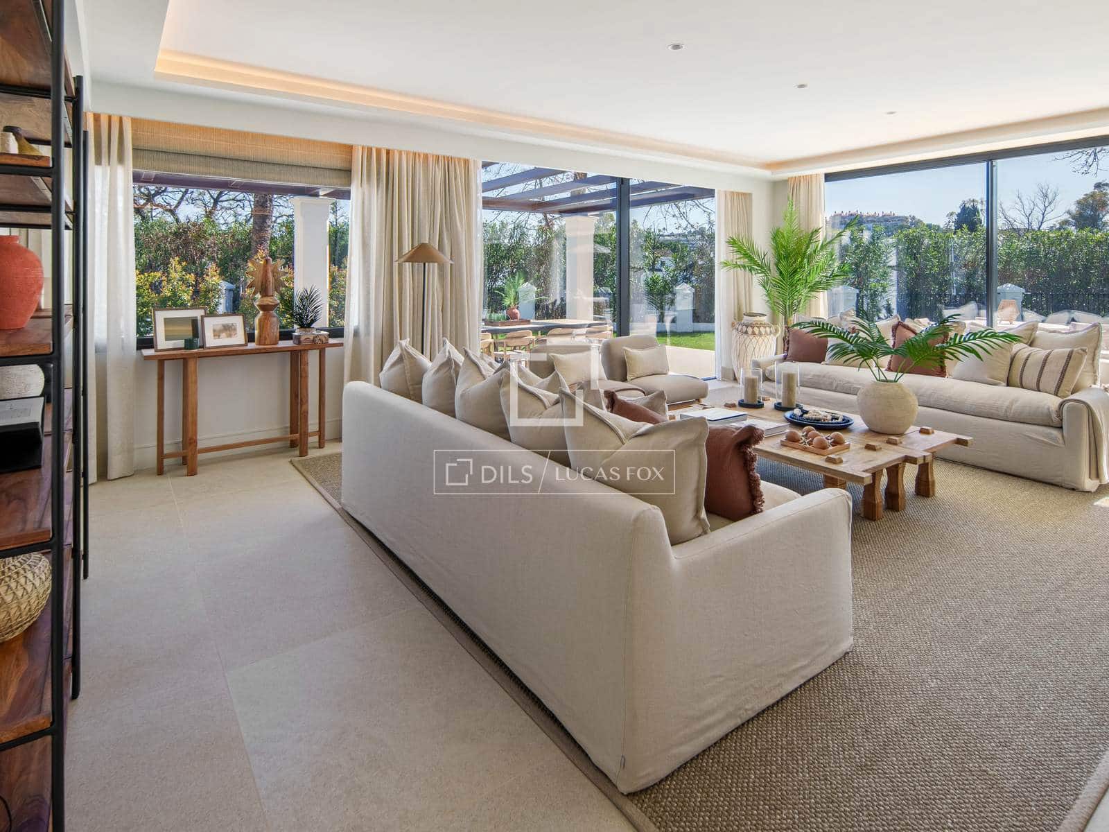 5 bedroom Villa for sale in Marbella with pool garage - € 5,995,000 (Ref: 9969010)