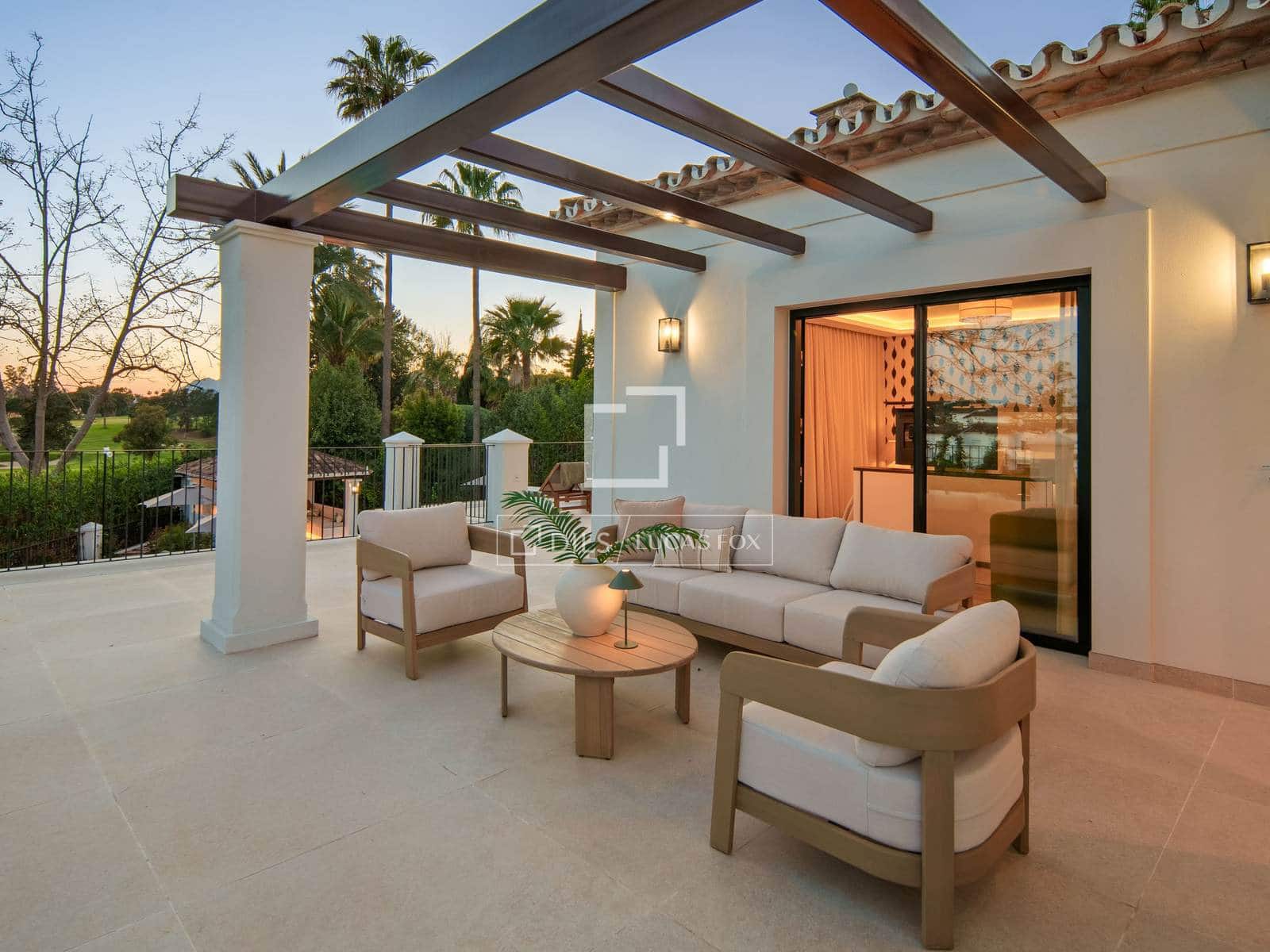 5 bedroom Villa for sale in Marbella with pool garage - € 5,995,000 (Ref: 9969010)