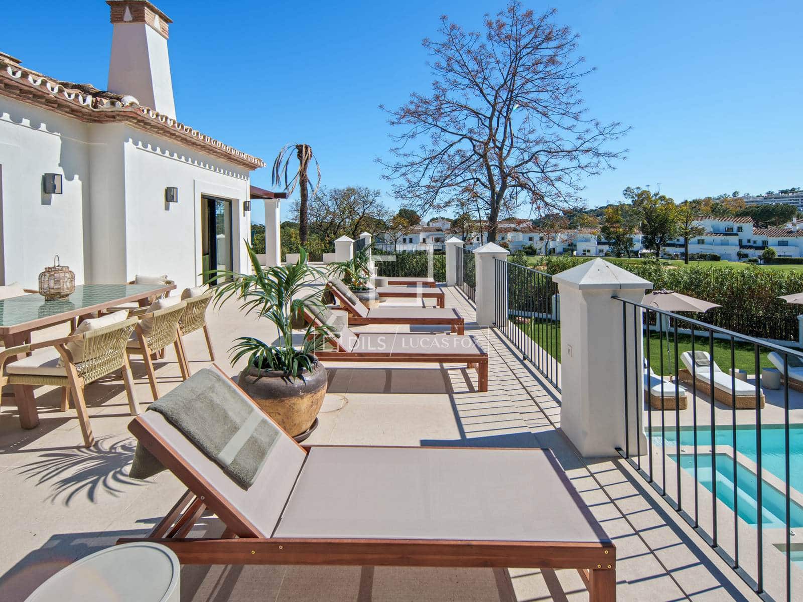 5 bedroom Villa for sale in Marbella with pool garage - € 5,995,000 (Ref: 9969010)