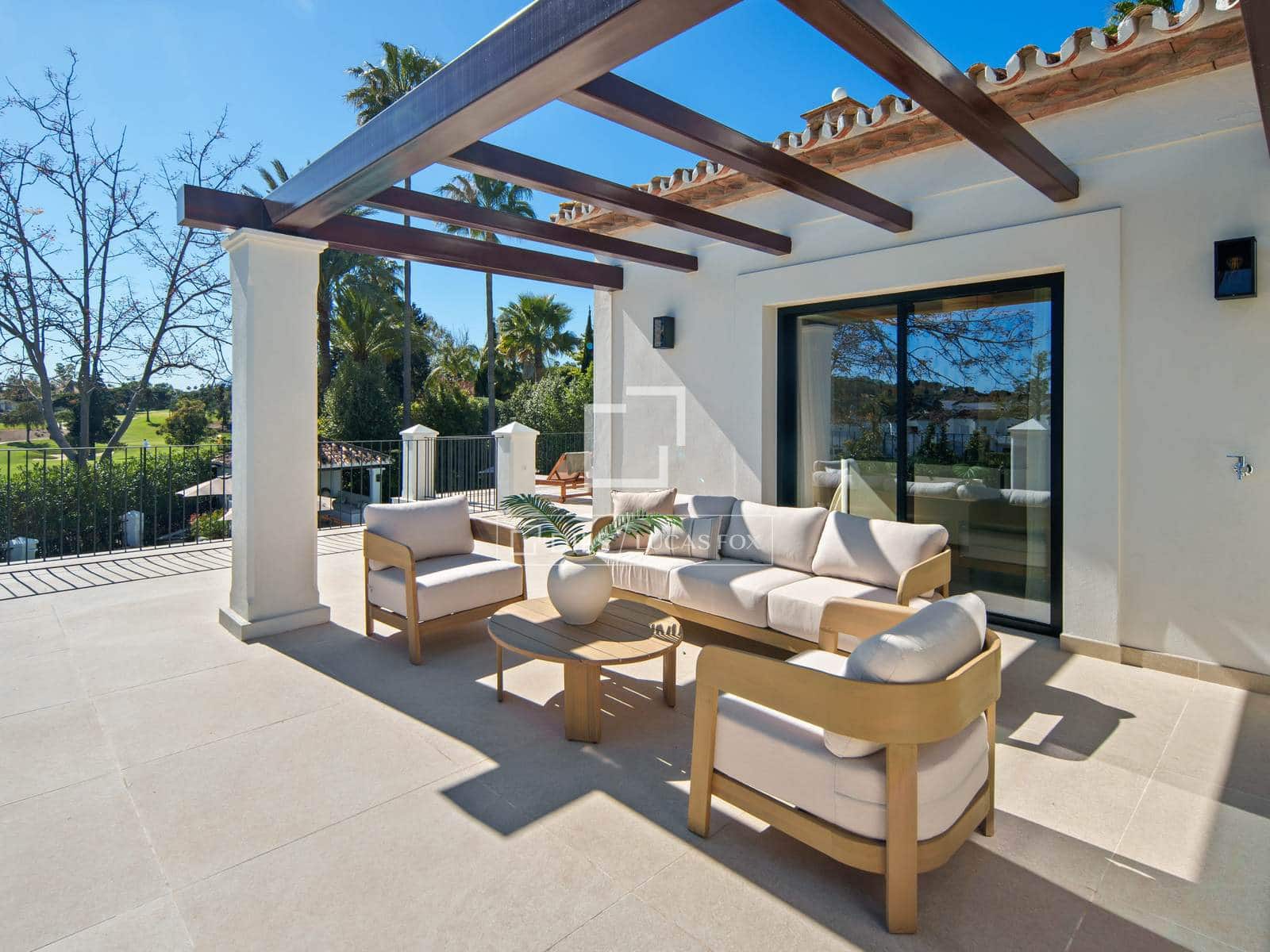 5 bedroom Villa for sale in Marbella with pool garage - € 5,995,000 (Ref: 9969010)