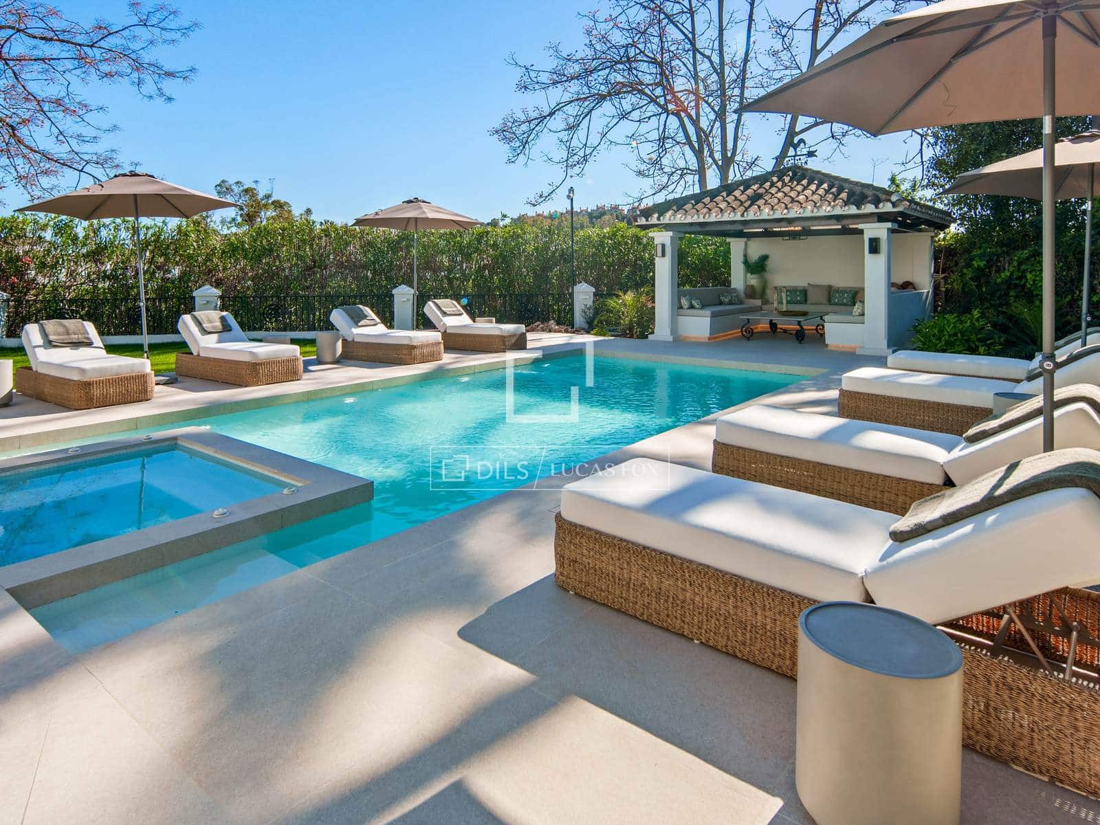 5 bedroom Villa for sale in Marbella with pool garage - € 5,995,000 (Ref: 9969010)