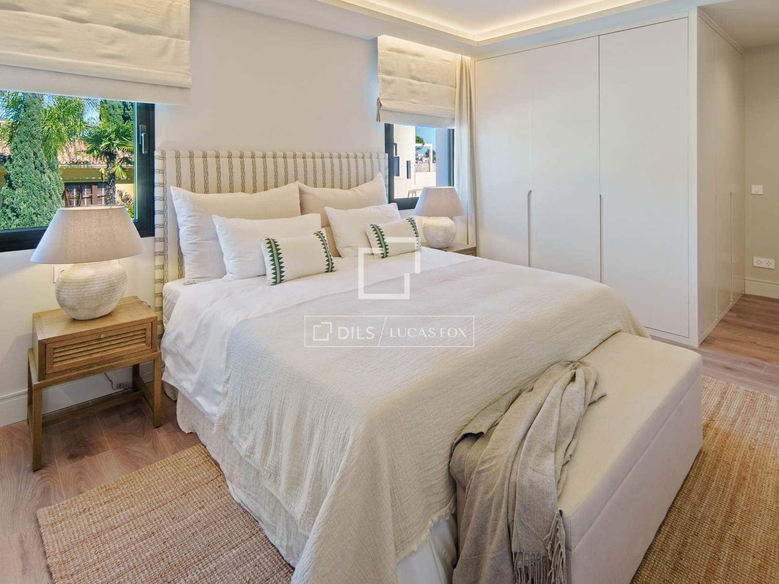 5 bedroom Villa for sale in Marbella with pool garage - € 5,995,000 (Ref: 9969010)