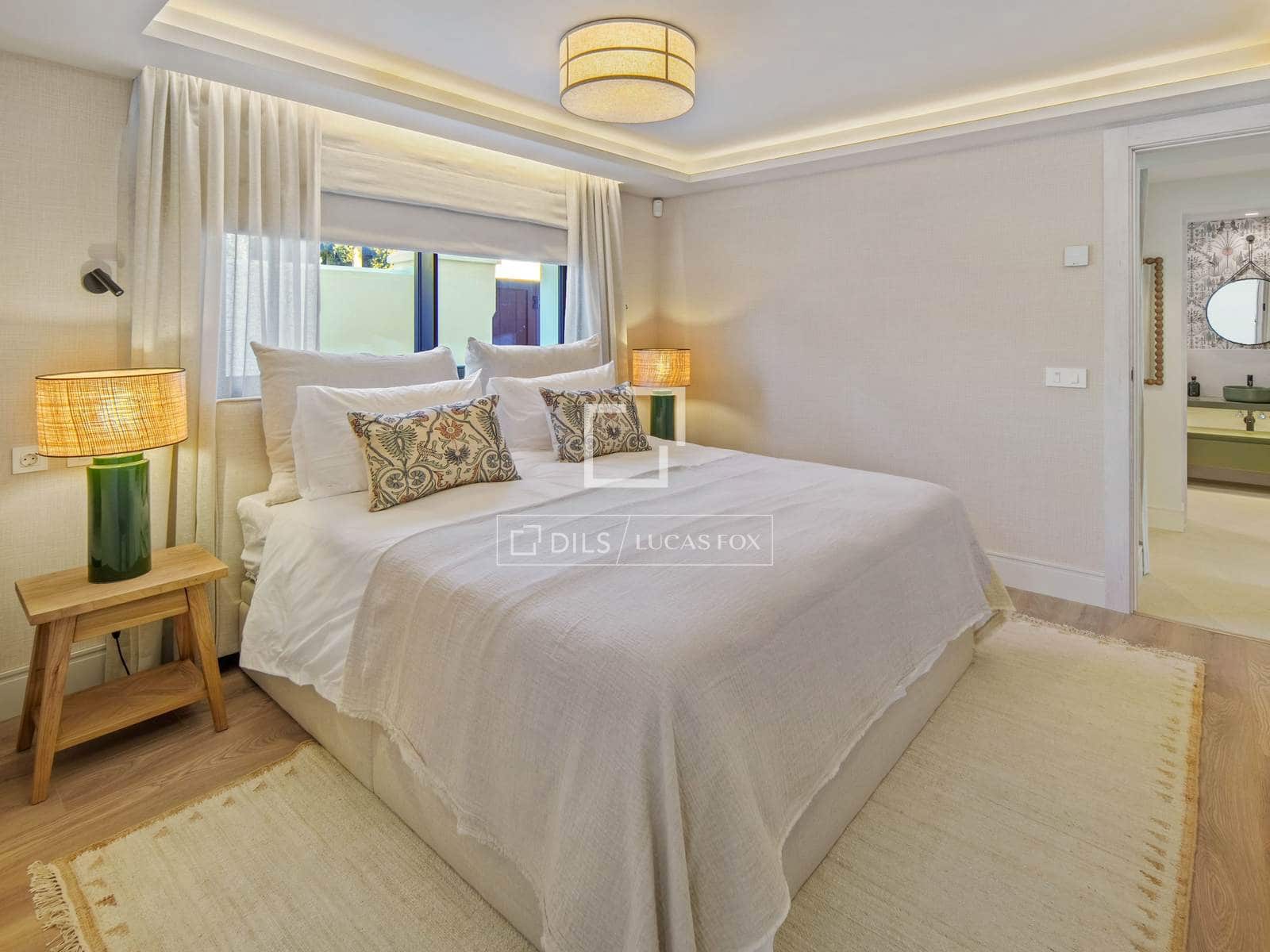 5 bedroom Villa for sale in Marbella with pool garage - € 5,995,000 (Ref: 9969010)