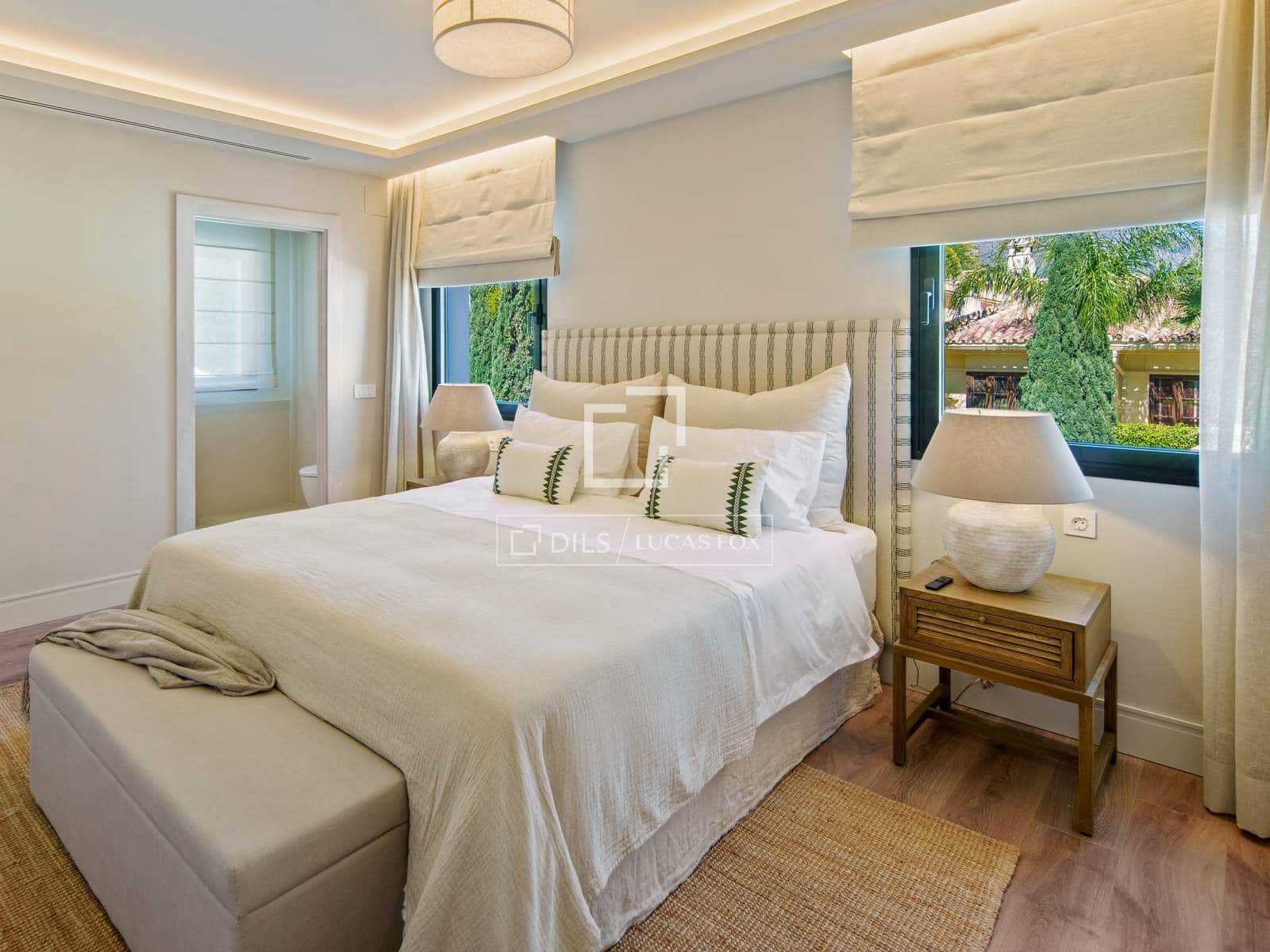 5 bedroom Villa for sale in Marbella with pool garage - € 5,995,000 (Ref: 9969010)