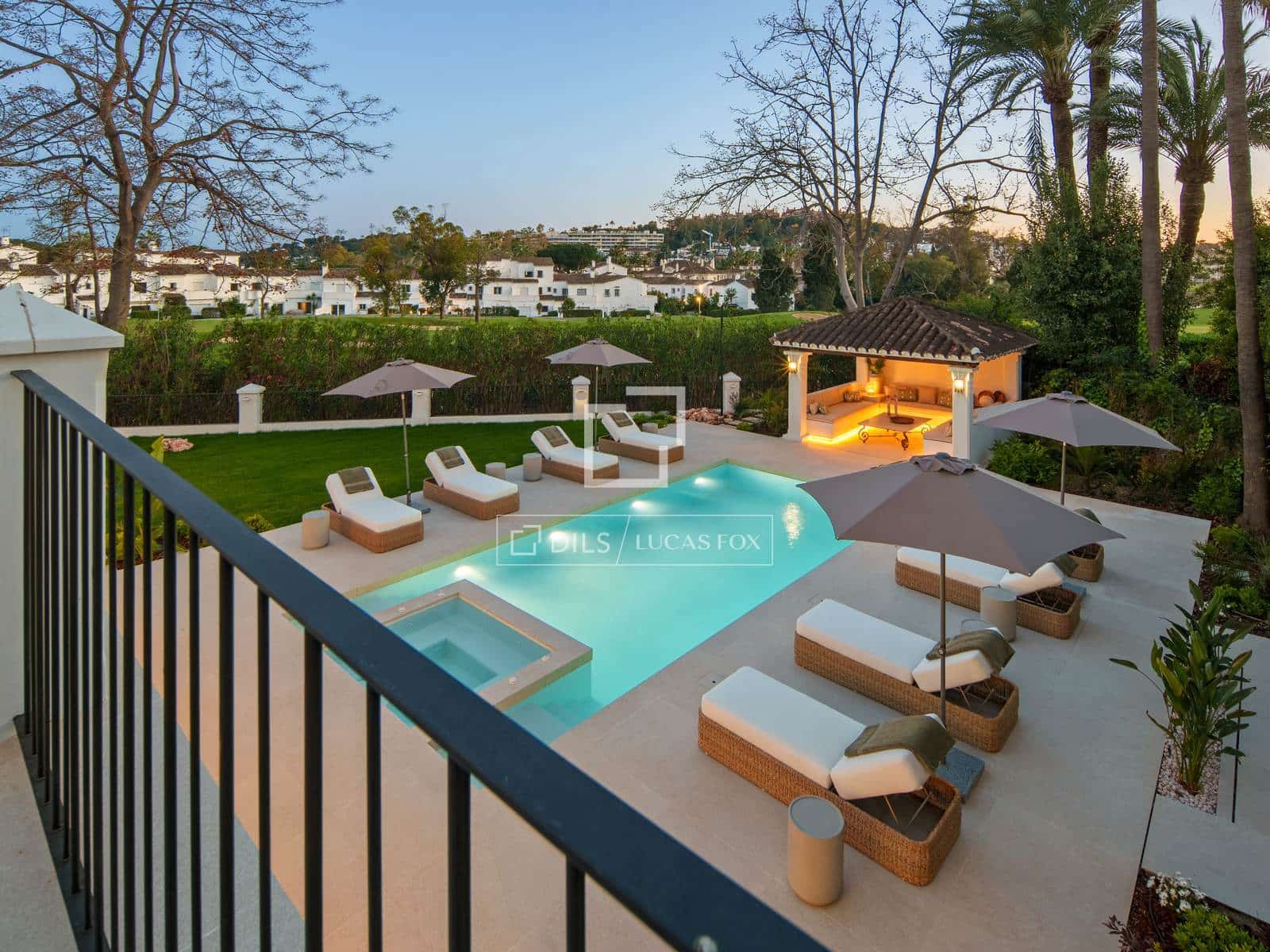 5 bedroom Villa for sale in Marbella with pool garage - € 5,995,000 (Ref: 9969010)