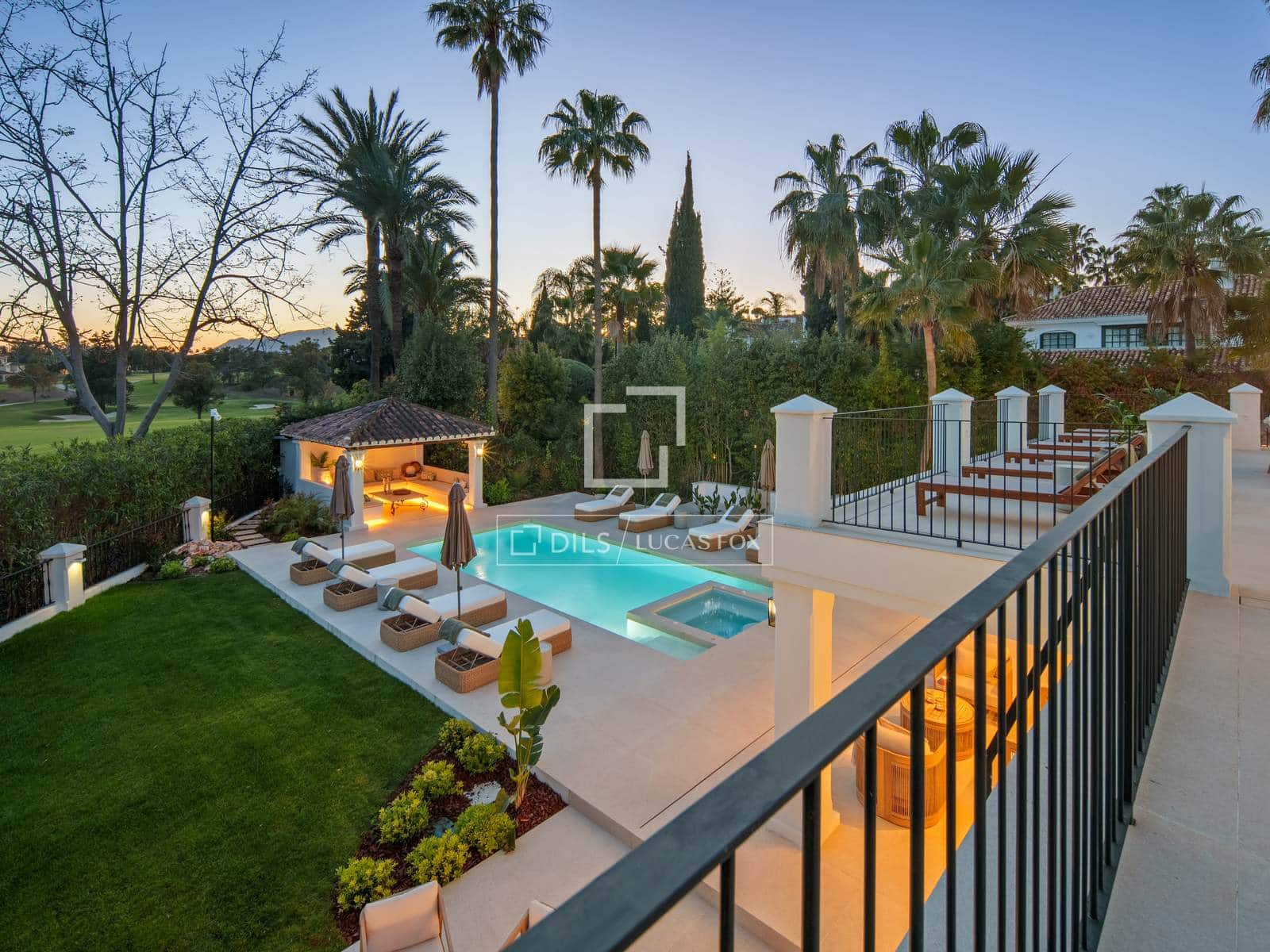 5 bedroom Villa for sale in Marbella with pool garage - € 5,995,000 (Ref: 9969010)