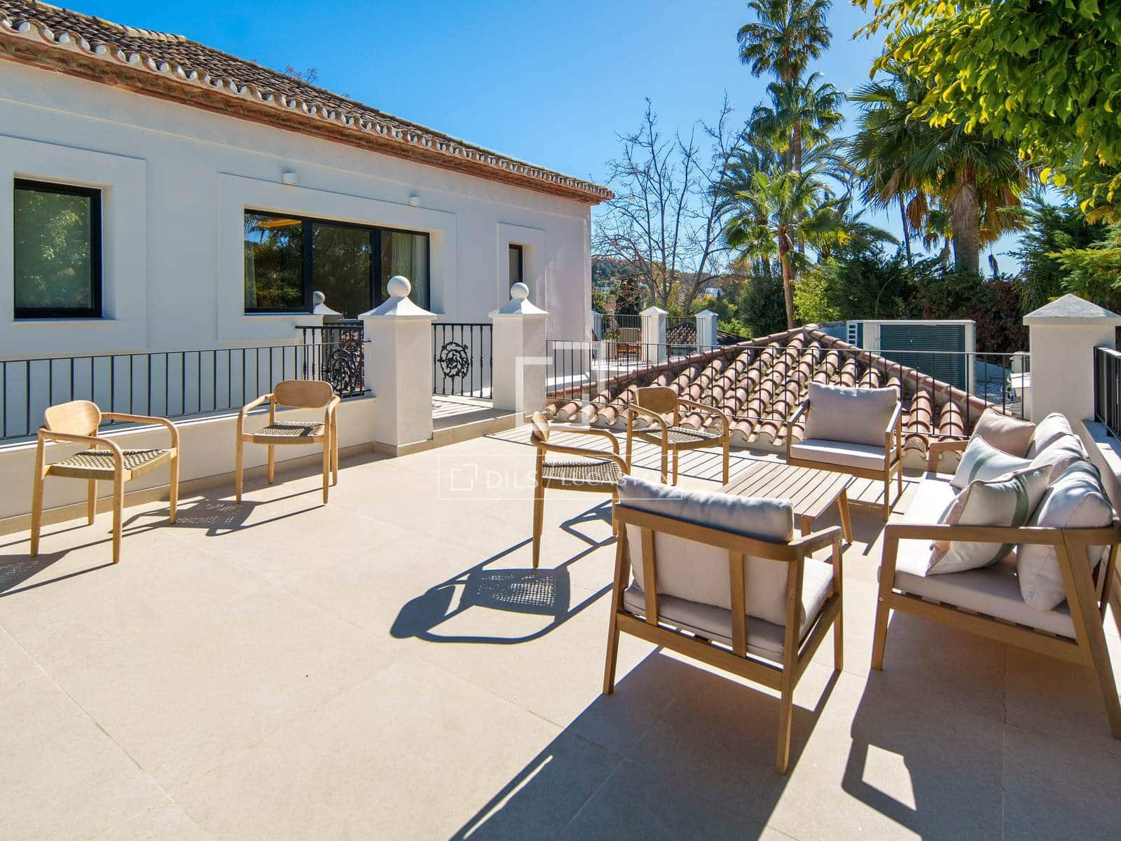 5 bedroom Villa for sale in Marbella with pool garage - € 5,995,000 (Ref: 9969010)