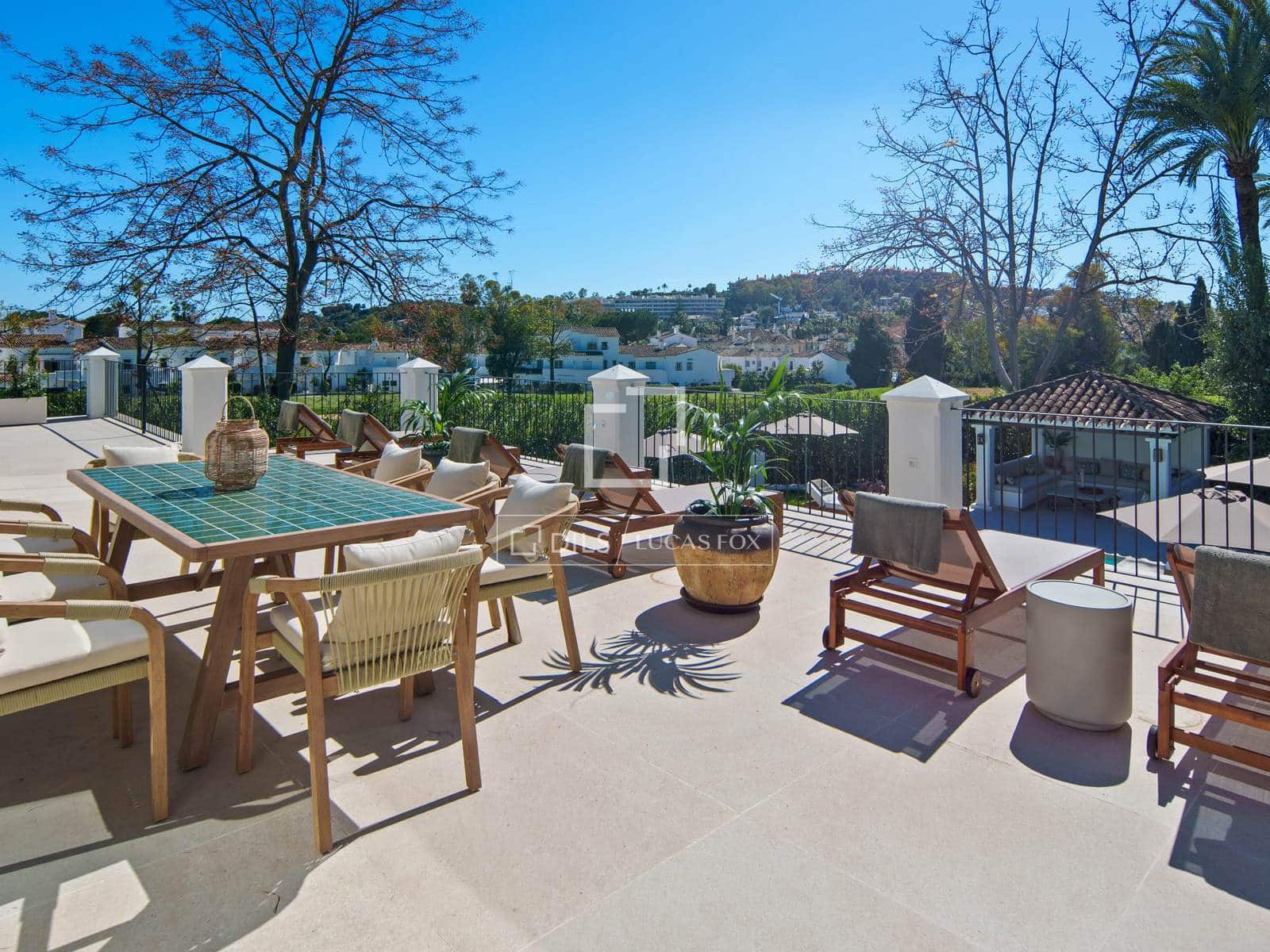 5 bedroom Villa for sale in Marbella with pool garage - € 5,995,000 (Ref: 9969010)