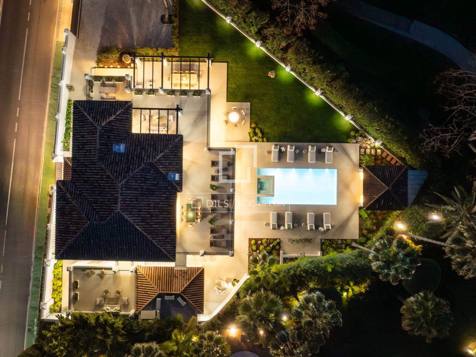 5 bedroom Villa for sale in Marbella with pool garage - € 5,995,000 (Ref: 9969010)