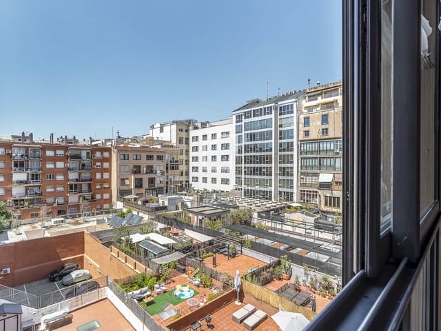 2 soverom Leilighet til salgs i Barcelona by med garasje - € 725 000 (Ref: 9971439)