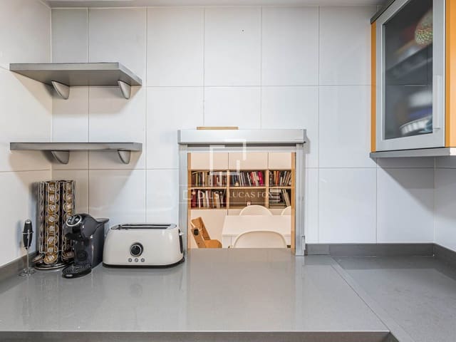 3 soverom Leilighet til salgs i Castelldefels med garasje - € 480 000 (Ref: 9971724)