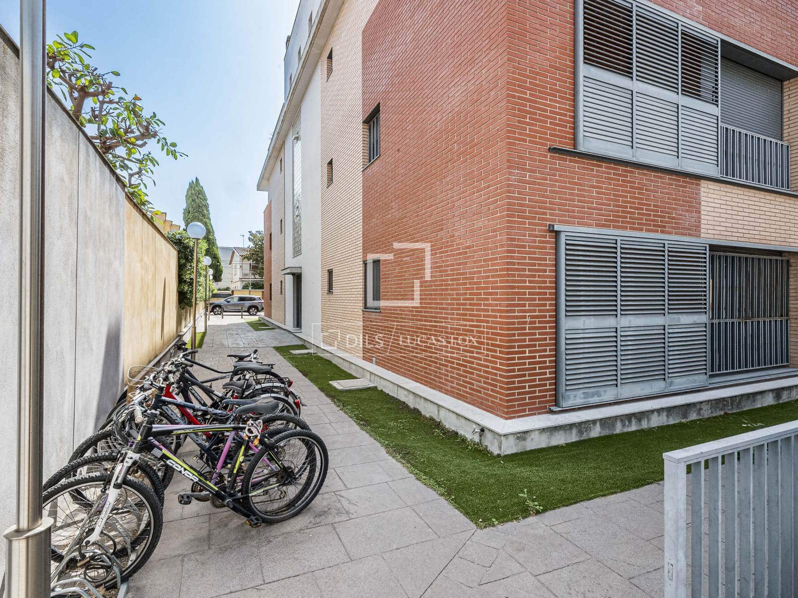 3 bedroom Apartment for sale in Castelldefels with garage - € 480,000 (Ref: 9971724)