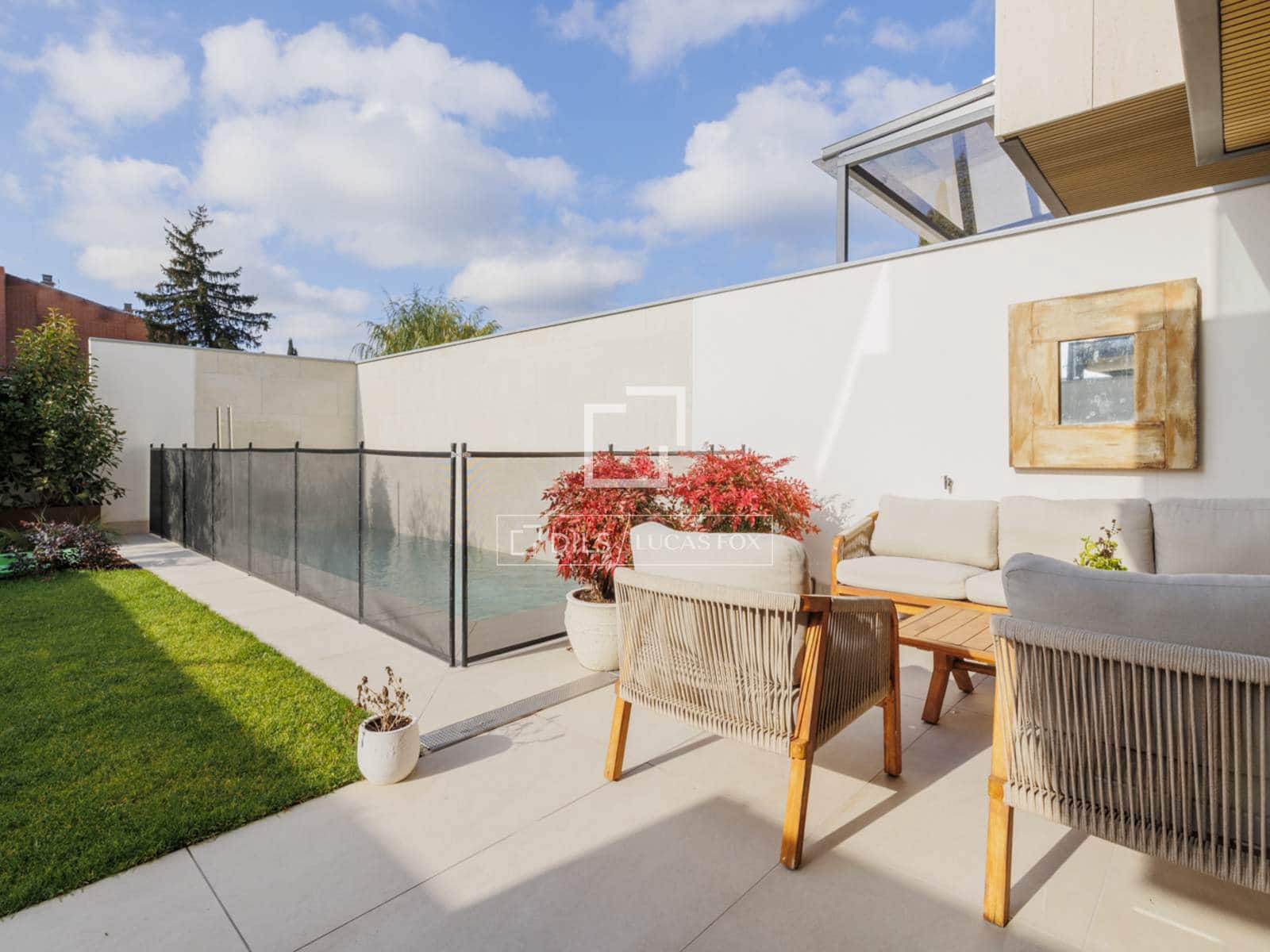 4 slaapkamer Villa te koop in Pozuelo de Alarcon met zwembad garage - € 1.680.000 (Ref: 9972234)