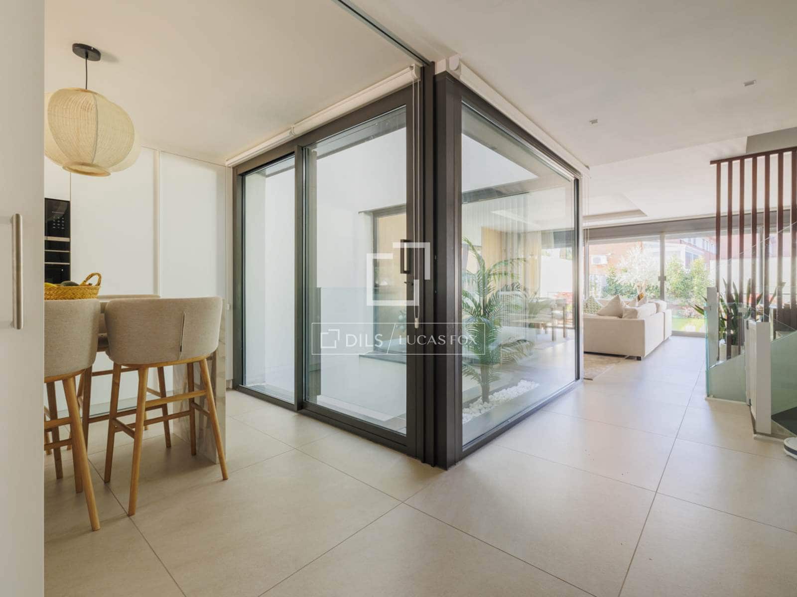 4 slaapkamer Villa te koop in Pozuelo de Alarcon met zwembad garage - € 1.680.000 (Ref: 9972234)