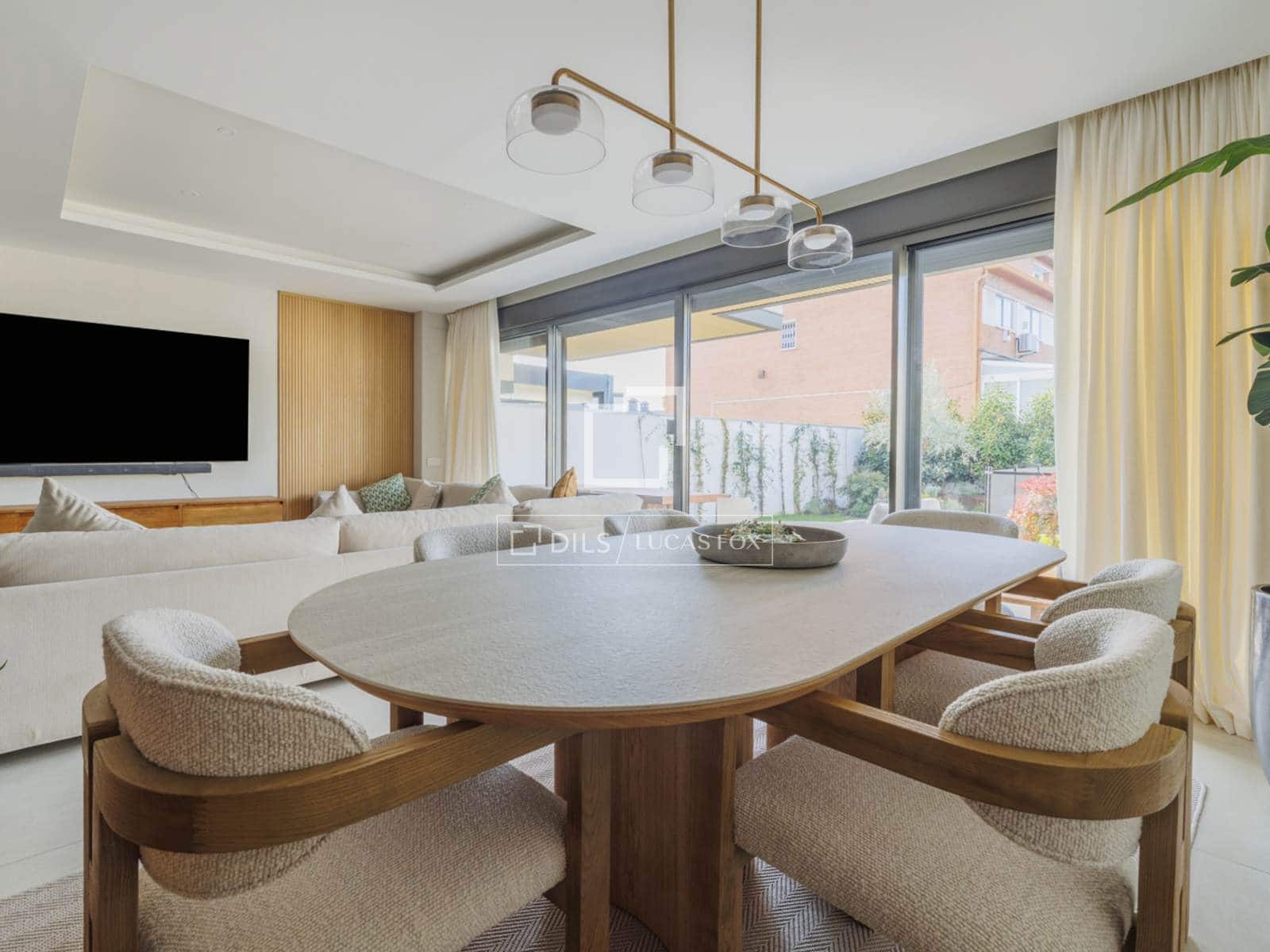 4 slaapkamer Villa te koop in Pozuelo de Alarcon met zwembad garage - € 1.680.000 (Ref: 9972234)
