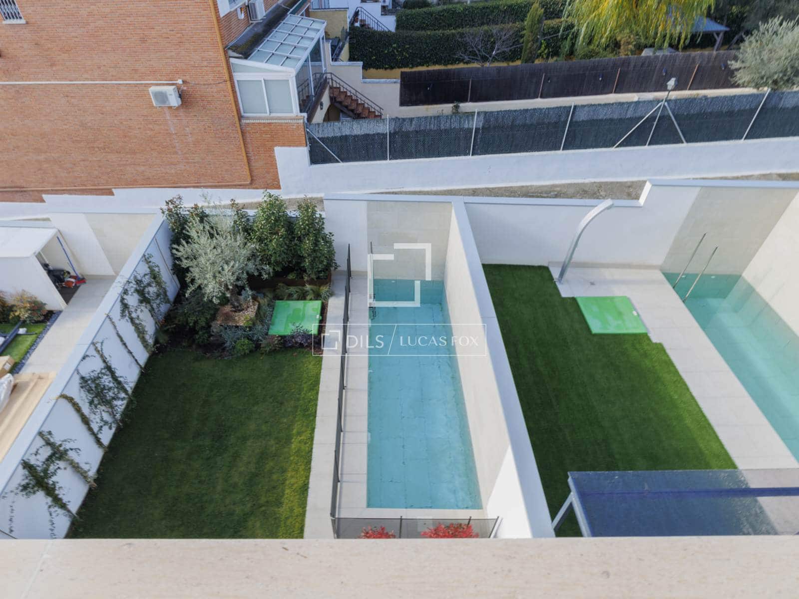 4 slaapkamer Villa te koop in Pozuelo de Alarcon met zwembad garage - € 1.680.000 (Ref: 9972234)