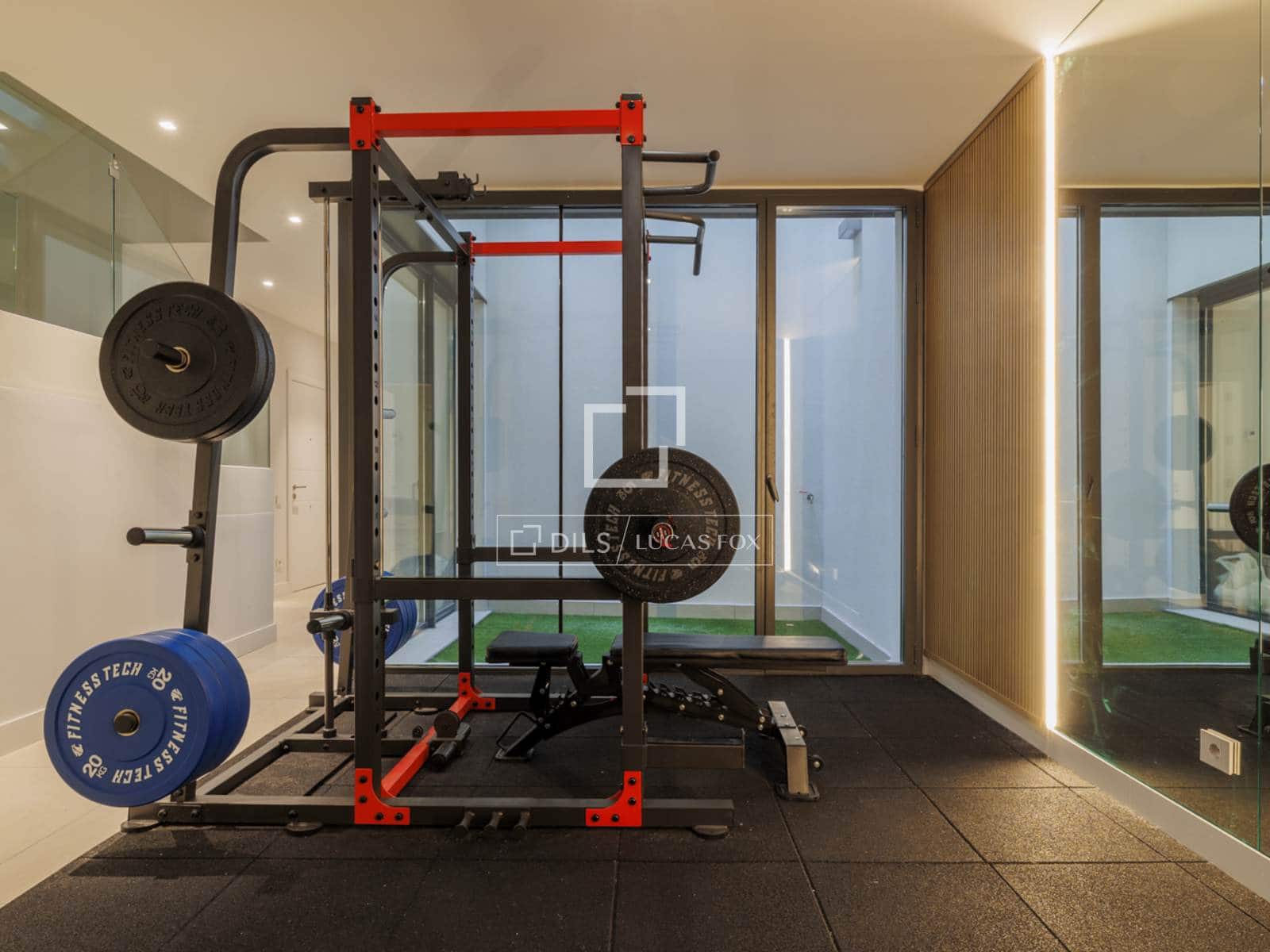 4 slaapkamer Villa te koop in Pozuelo de Alarcon met zwembad garage - € 1.680.000 (Ref: 9972234)