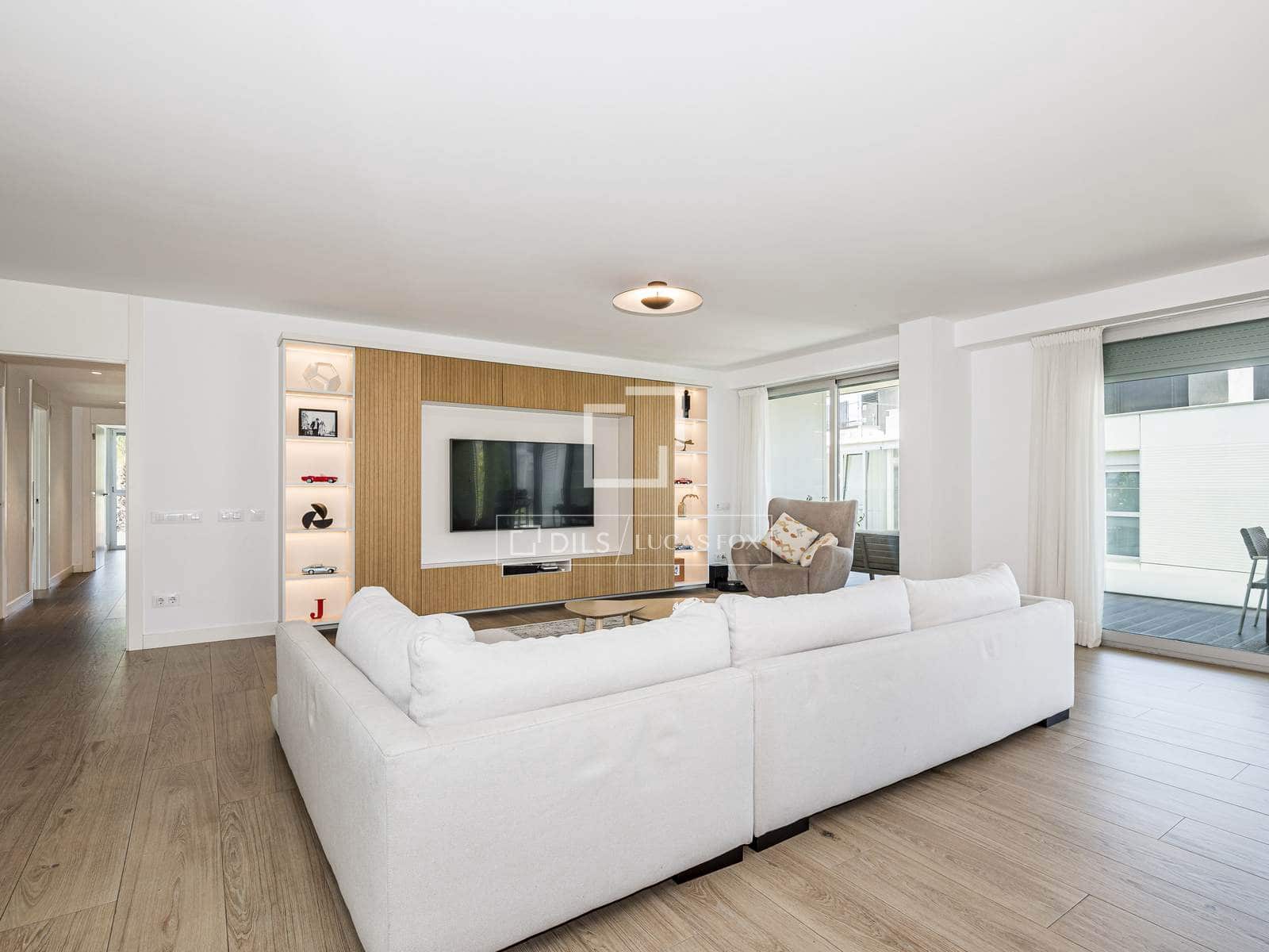 5 bedroom Apartment for sale in Sant Cugat del Valles with pool garage - € 1,565,000 (Ref: 9972235)
