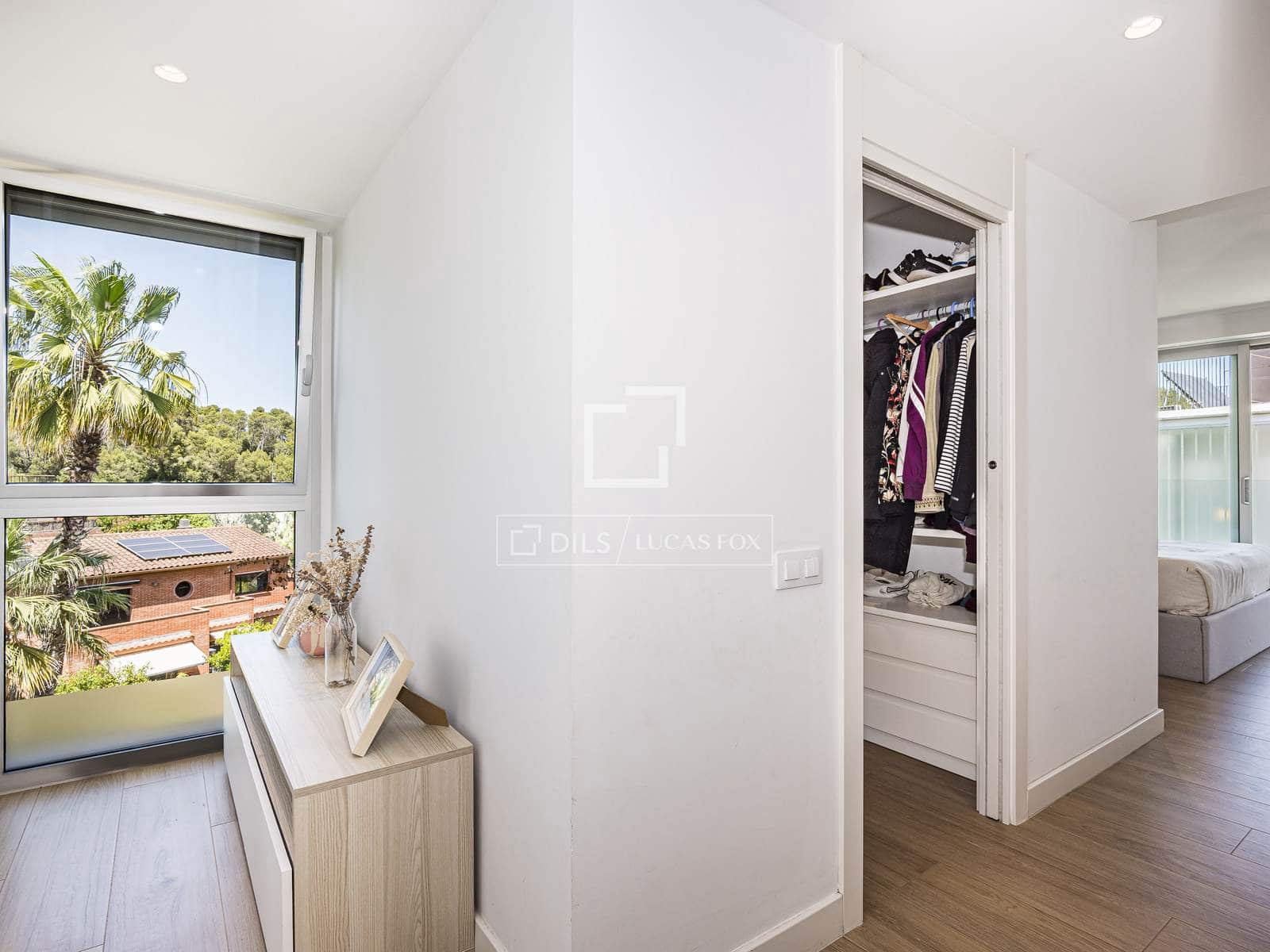 5 bedroom Apartment for sale in Sant Cugat del Valles with pool garage - € 1,565,000 (Ref: 9972235)