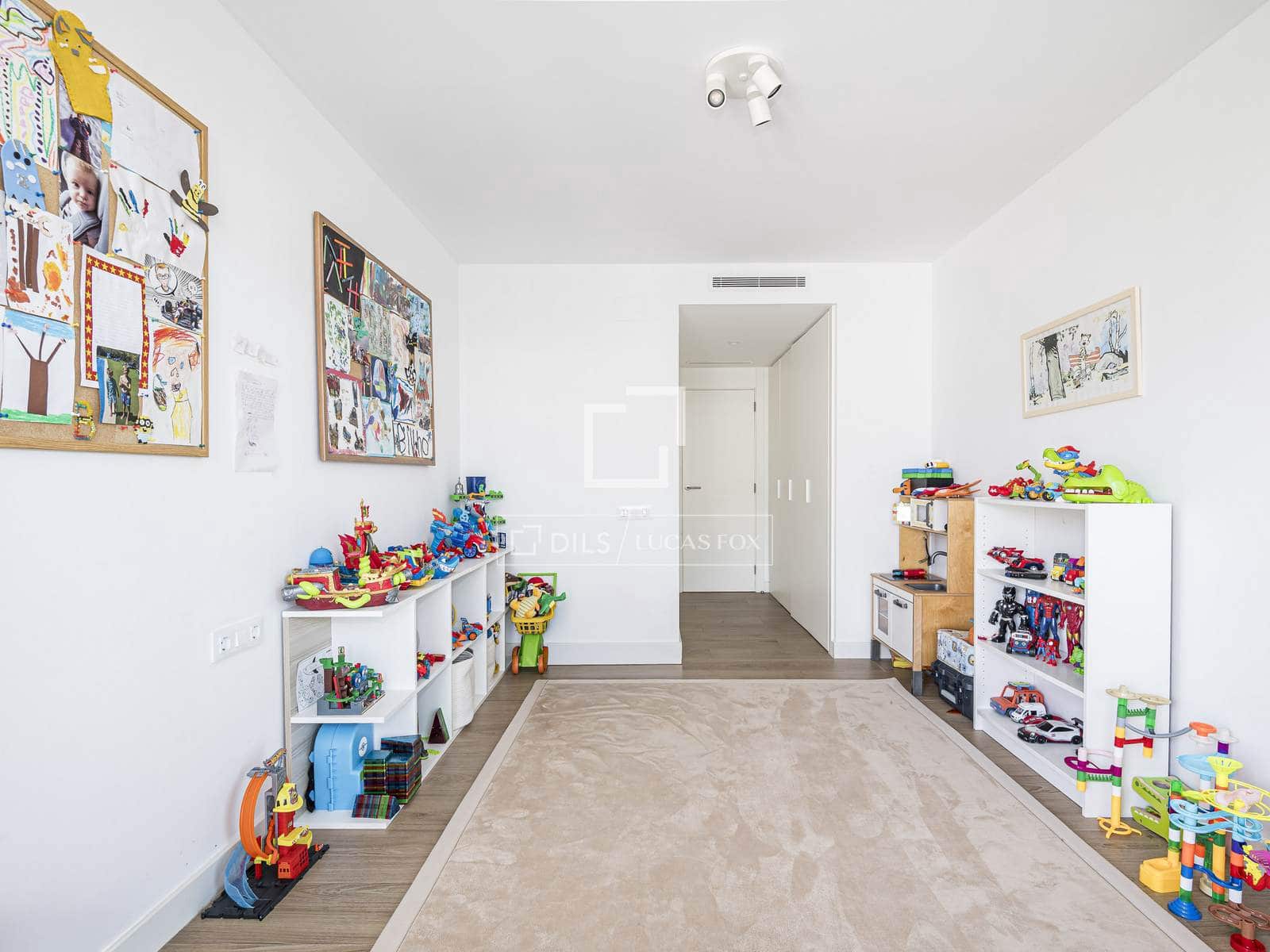 5 bedroom Apartment for sale in Sant Cugat del Valles with pool garage - € 1,565,000 (Ref: 9972235)
