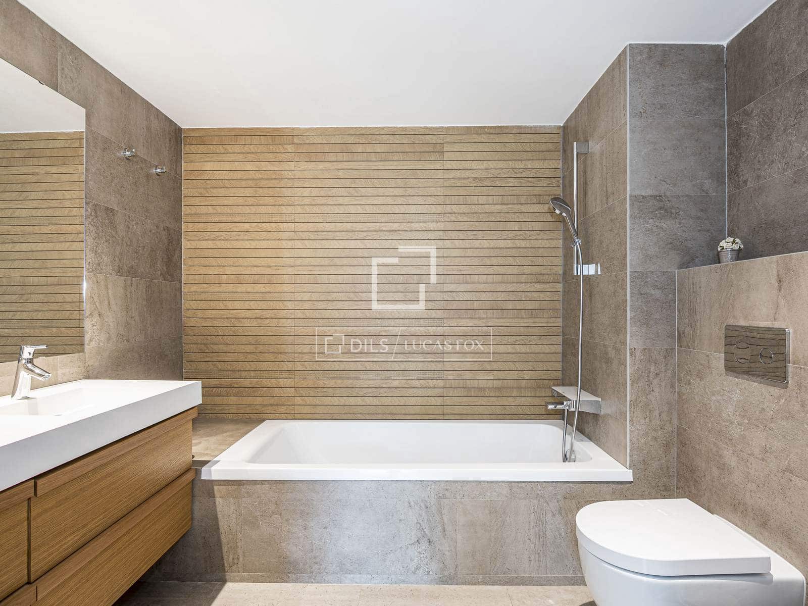5 bedroom Apartment for sale in Sant Cugat del Valles with pool garage - € 1,565,000 (Ref: 9972235)