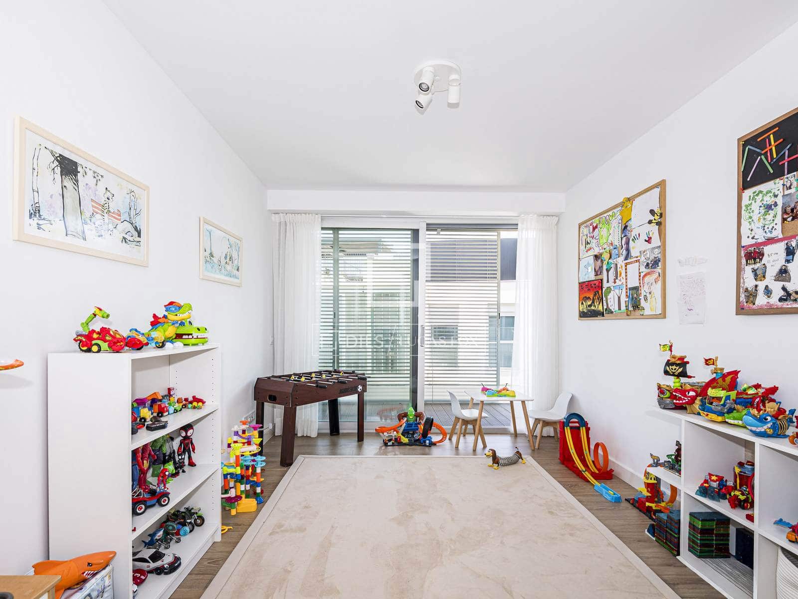 5 bedroom Apartment for sale in Sant Cugat del Valles with pool garage - € 1,565,000 (Ref: 9972235)