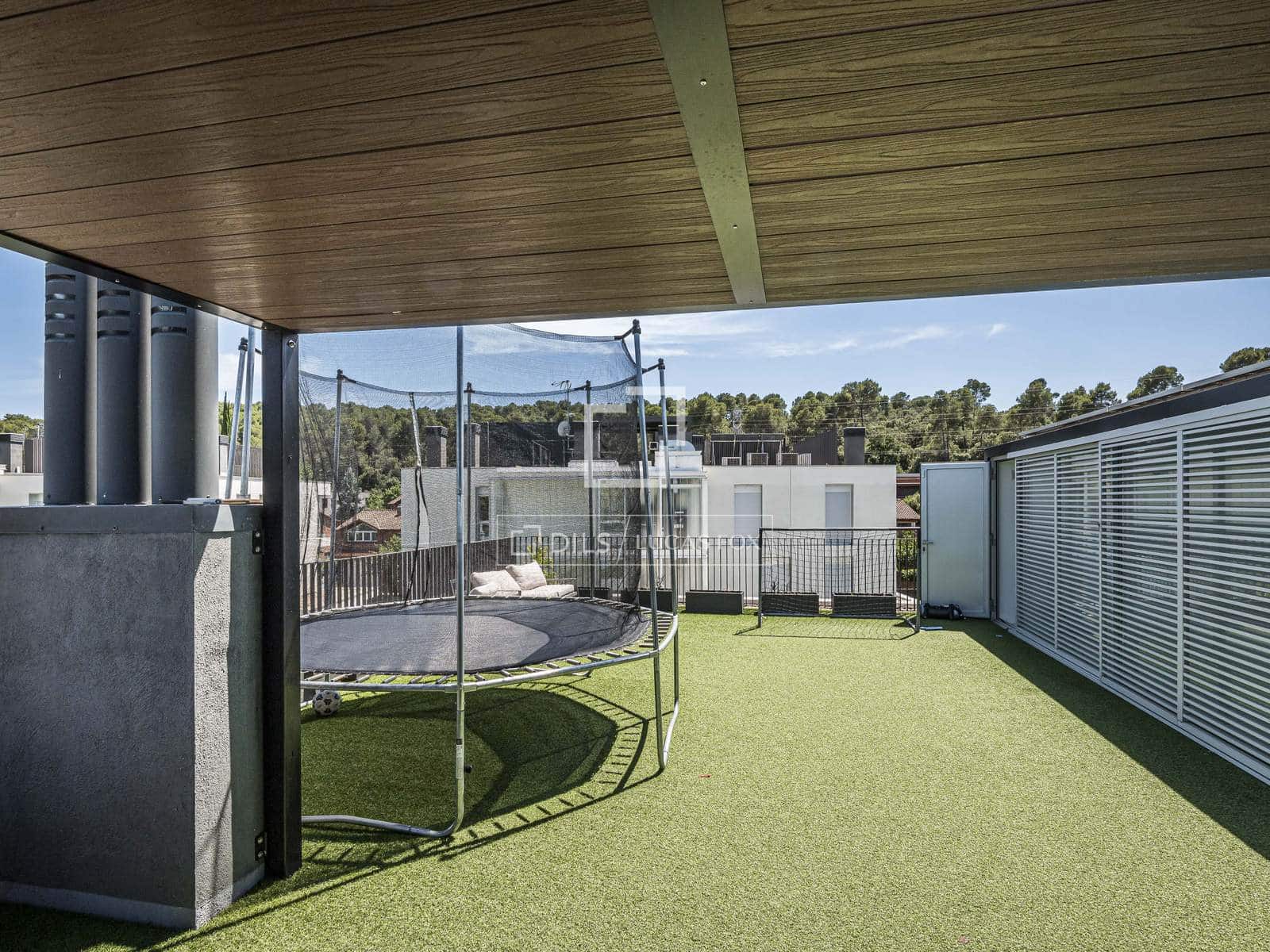 5 bedroom Apartment for sale in Sant Cugat del Valles with pool garage - € 1,565,000 (Ref: 9972235)