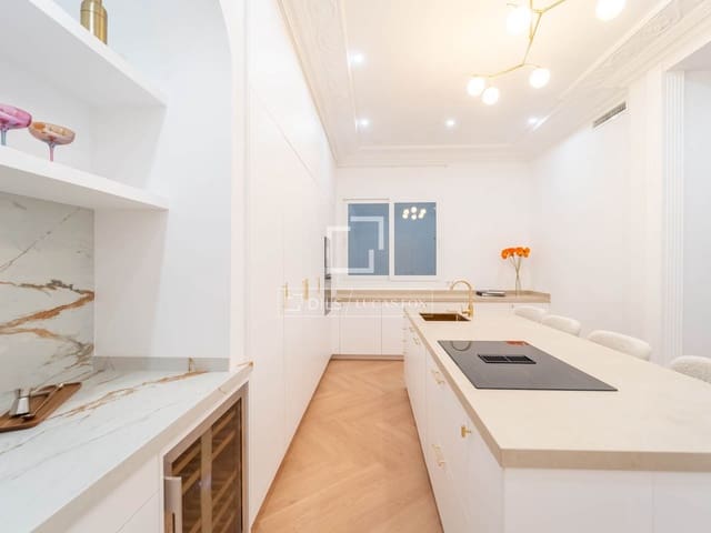 4 soveværelse Lejlighed til salg i Valencia by - € 750.000 (Ref: 9972236)