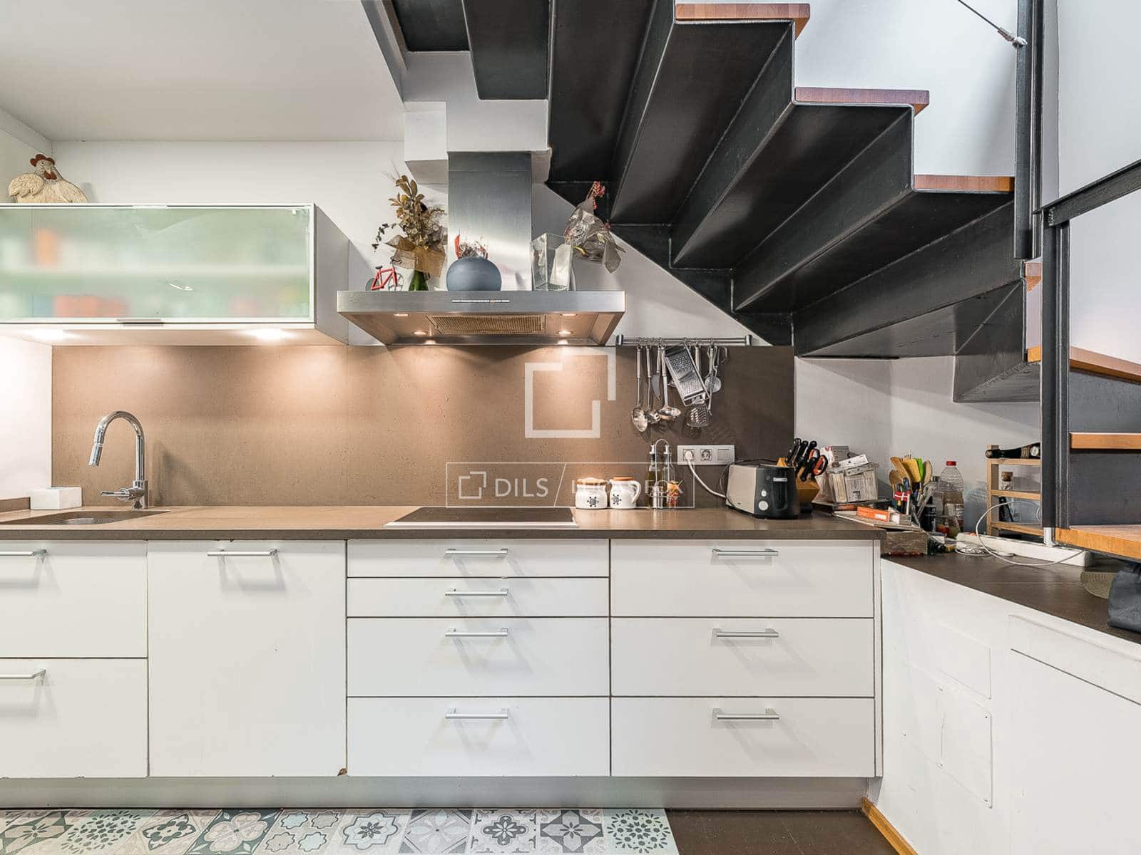 3 bedroom Villa for sale in Barcelona city with pool - € 1,040,000 (Ref: 9972237)