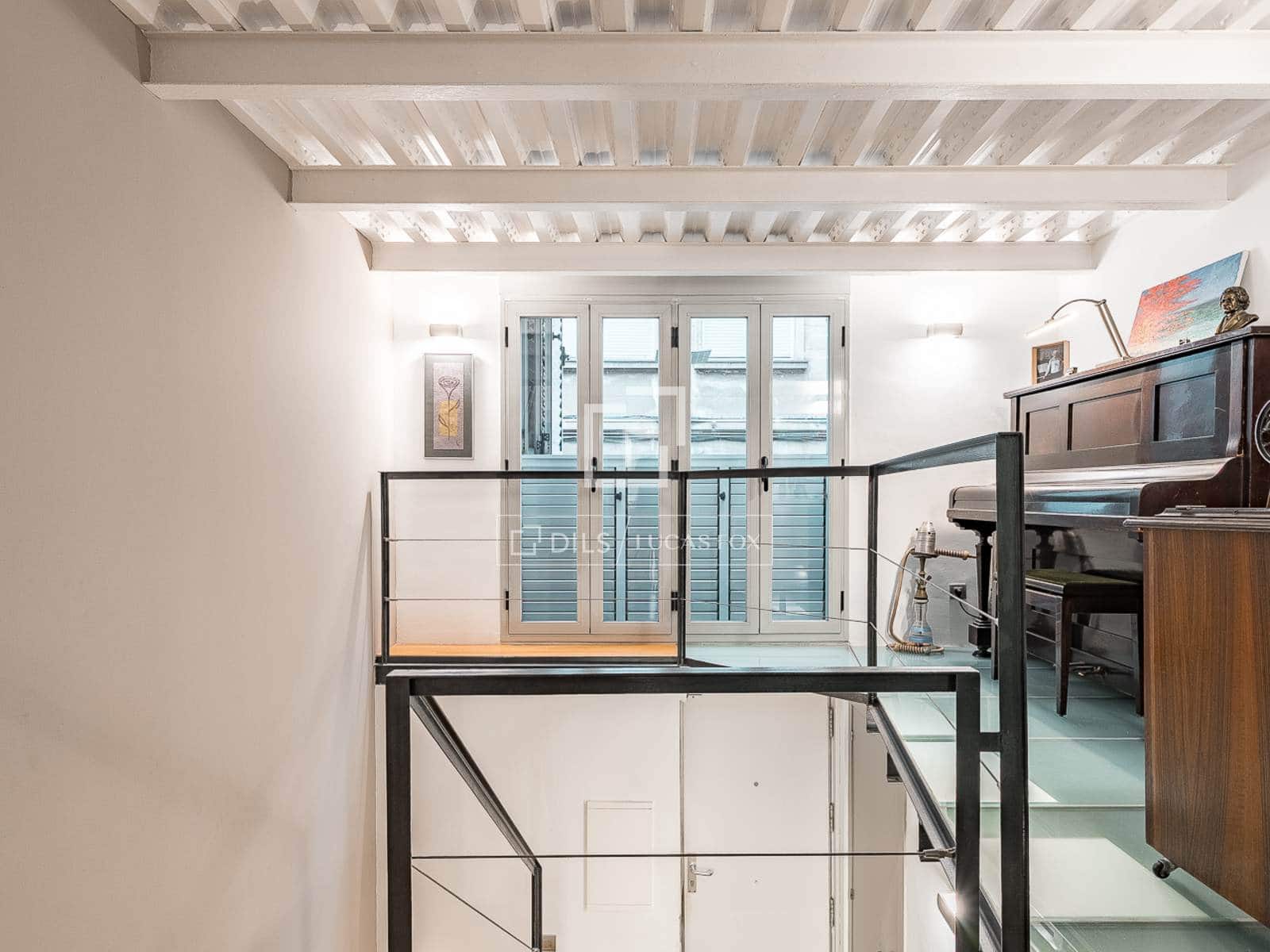 3 bedroom Villa for sale in Barcelona city with pool - € 1,040,000 (Ref: 9972237)