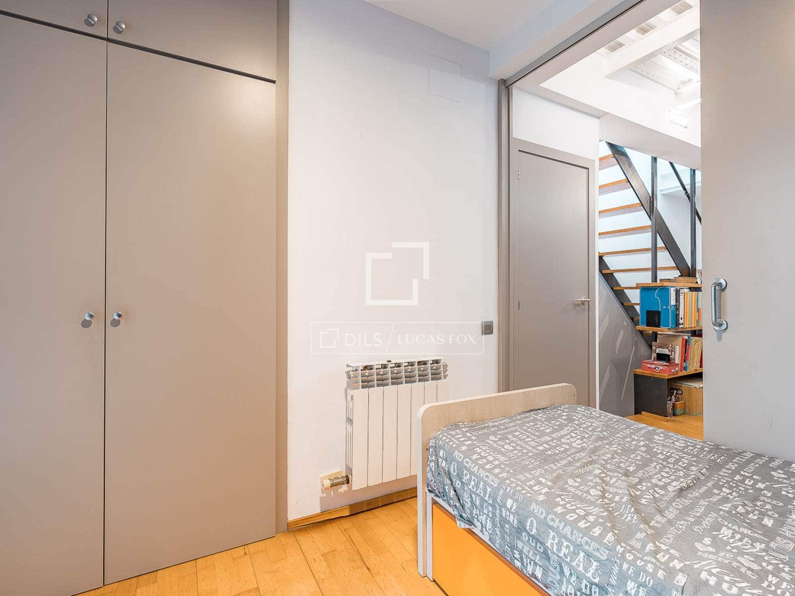 3 bedroom Villa for sale in Barcelona city with pool - € 1,040,000 (Ref: 9972237)