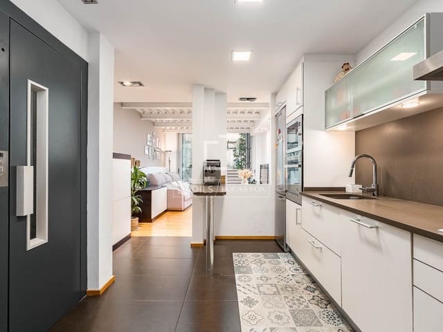 3 soveværelse Villa til salg i Barcelona by med swimmingpool - € 1.040.000 (Ref: 9972237)