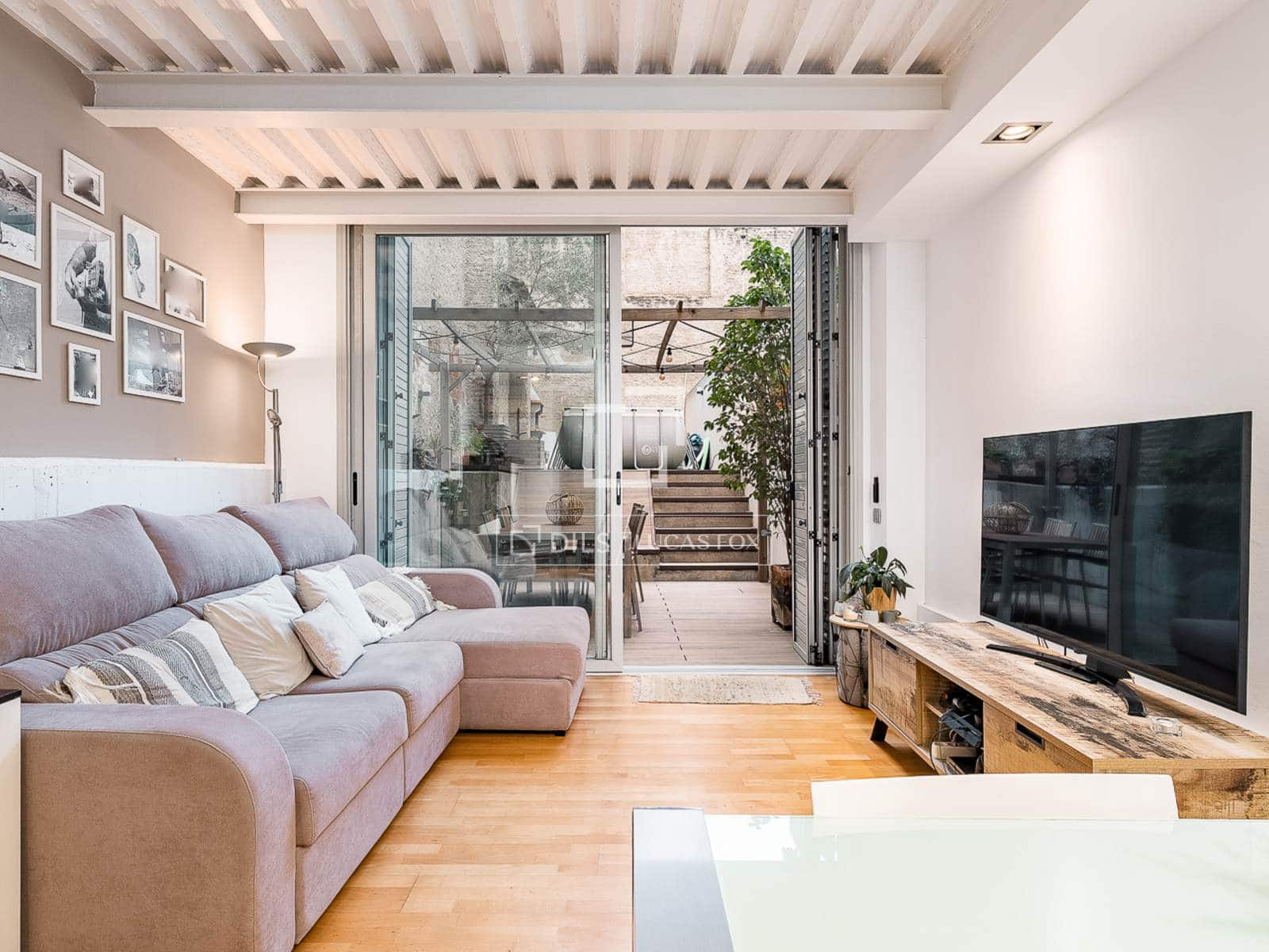 3 bedroom Villa for sale in Barcelona city with pool - € 1,040,000 (Ref: 9972237)