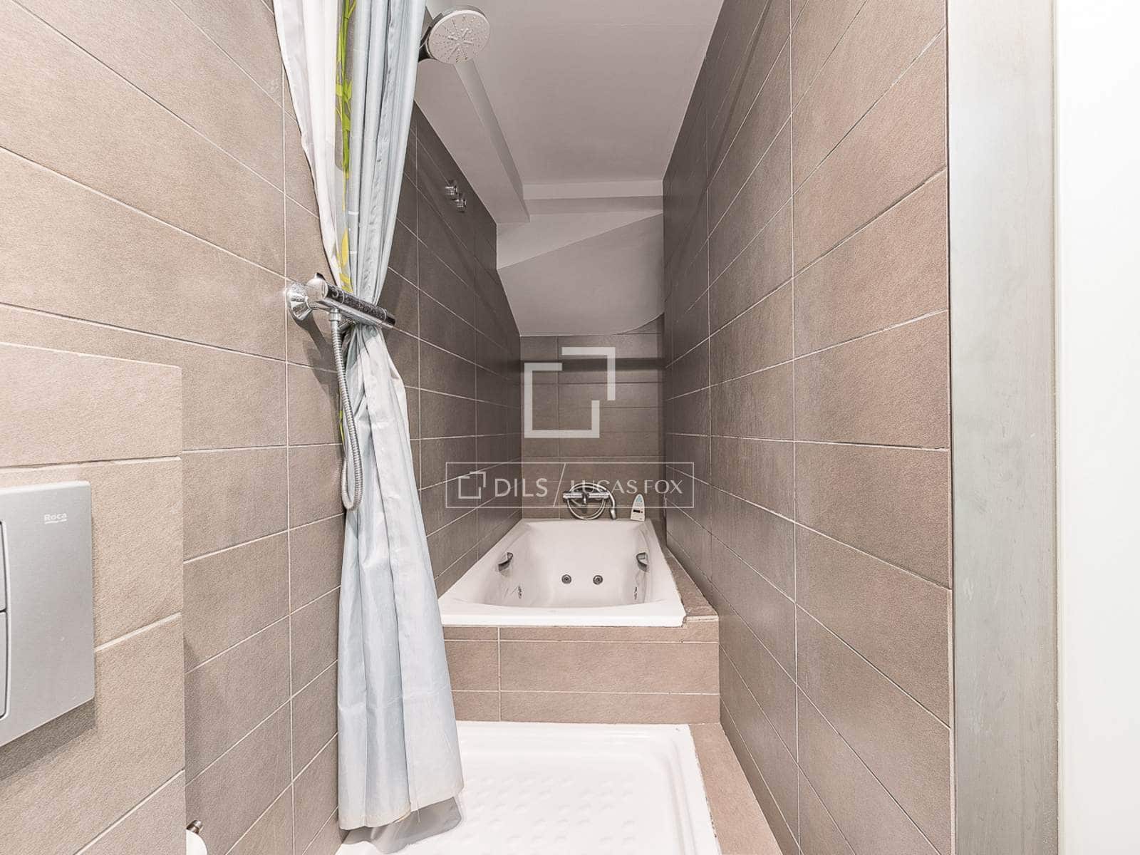 3 bedroom Villa for sale in Barcelona city with pool - € 1,040,000 (Ref: 9972237)