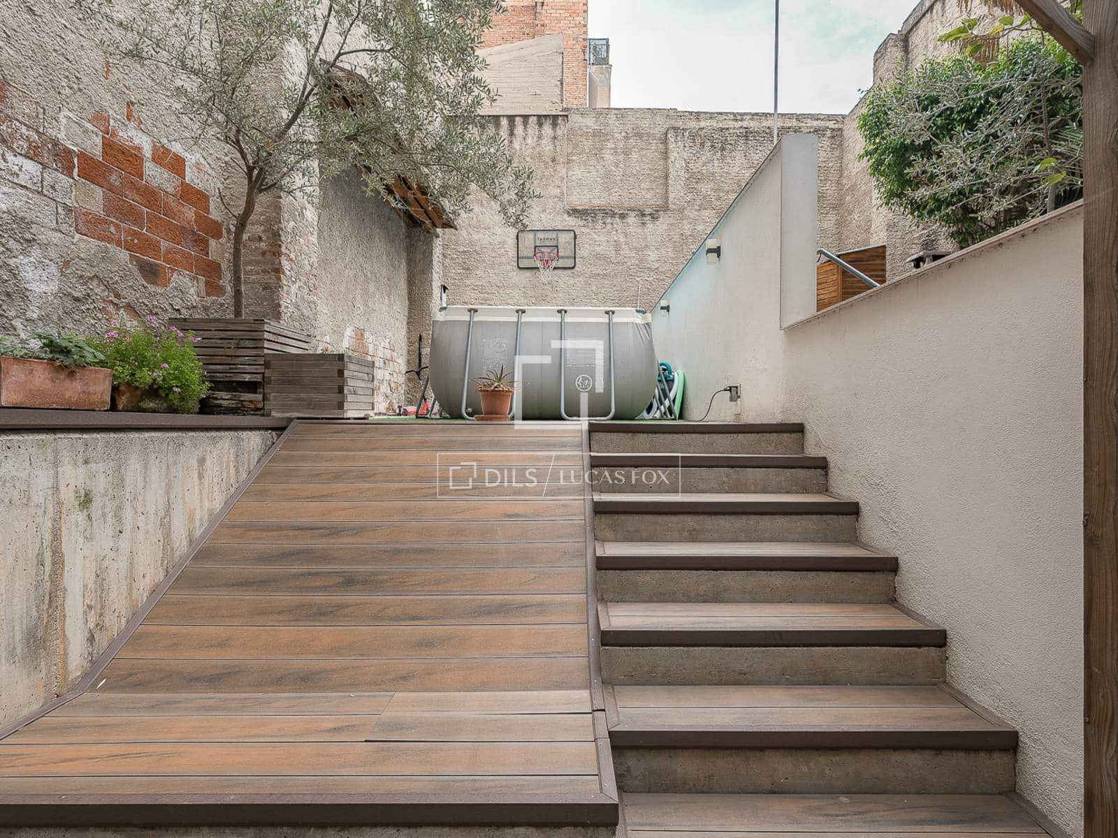 3 bedroom Villa for sale in Barcelona city with pool - € 1,040,000 (Ref: 9972237)