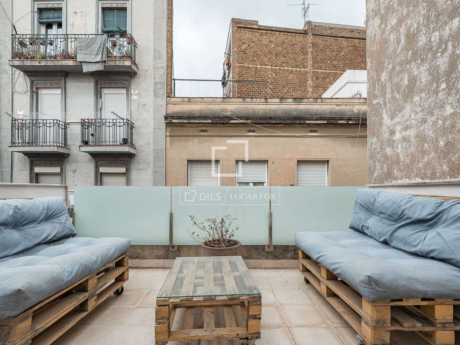 3 bedroom Villa for sale in Barcelona city with pool - € 1,040,000 (Ref: 9972237)