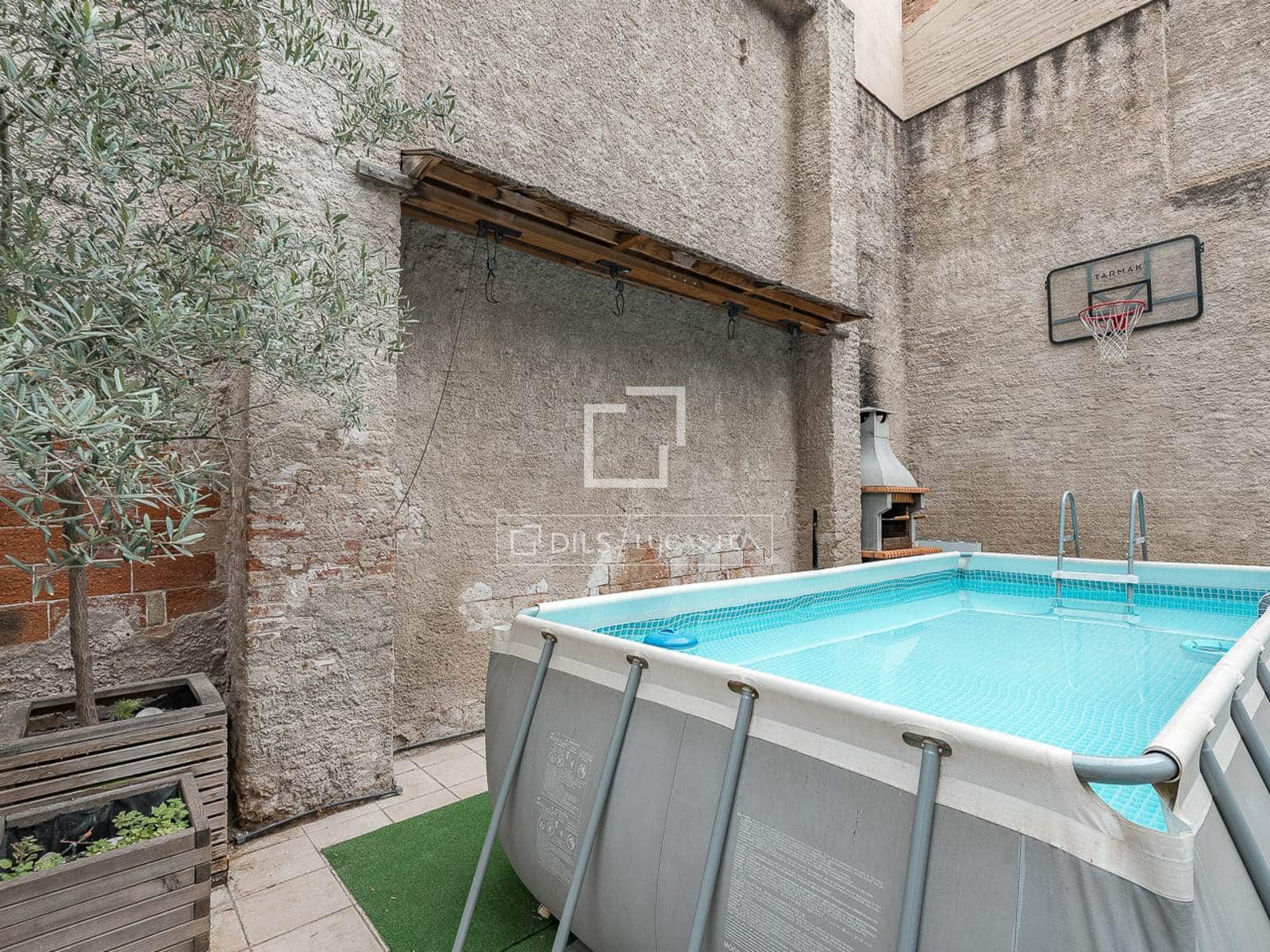 3 bedroom Villa for sale in Barcelona city with pool - € 1,040,000 (Ref: 9972237)