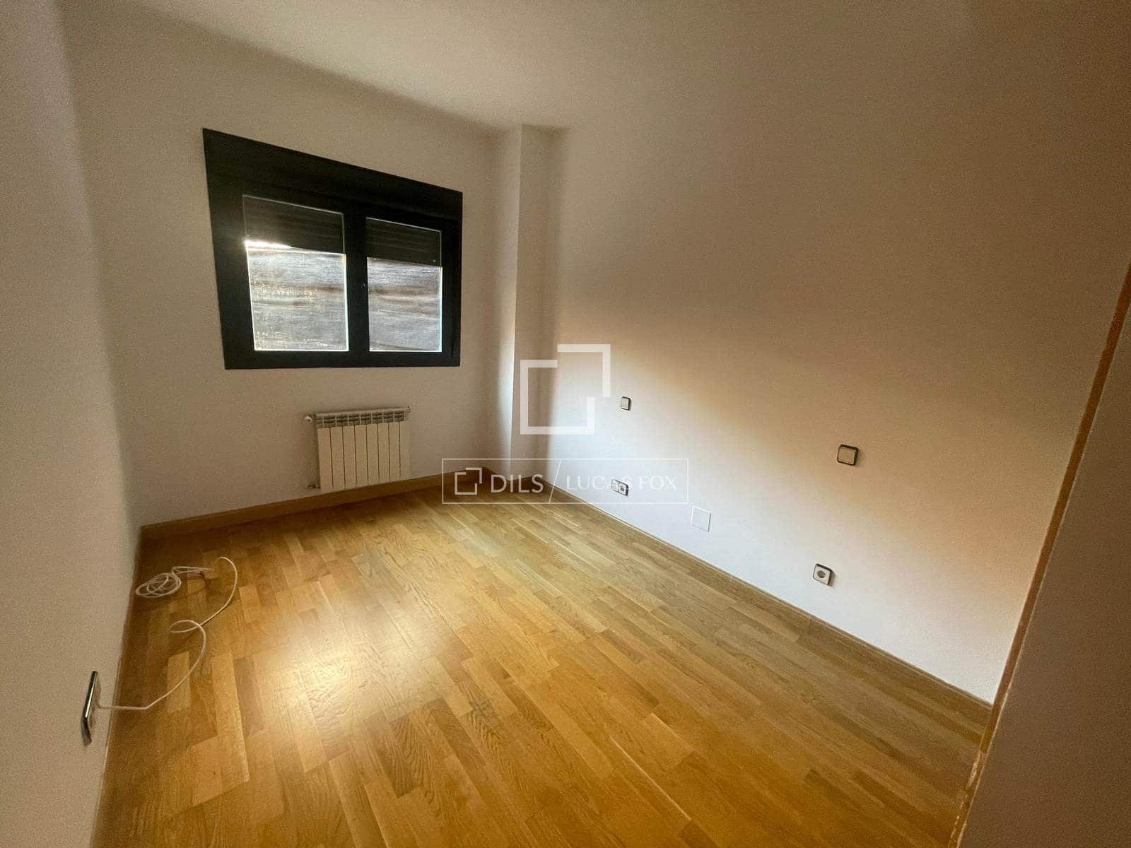 2 bedroom Apartment for rent in Madrid city with pool garage - € 2,250 (Ref: 9973584)